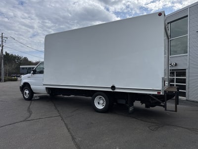 2024 Ford E-Series Cutaway Base