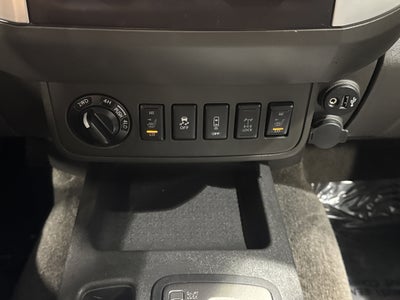 2017 Nissan Frontier PRO-4X W/LUXURY PACKAGE