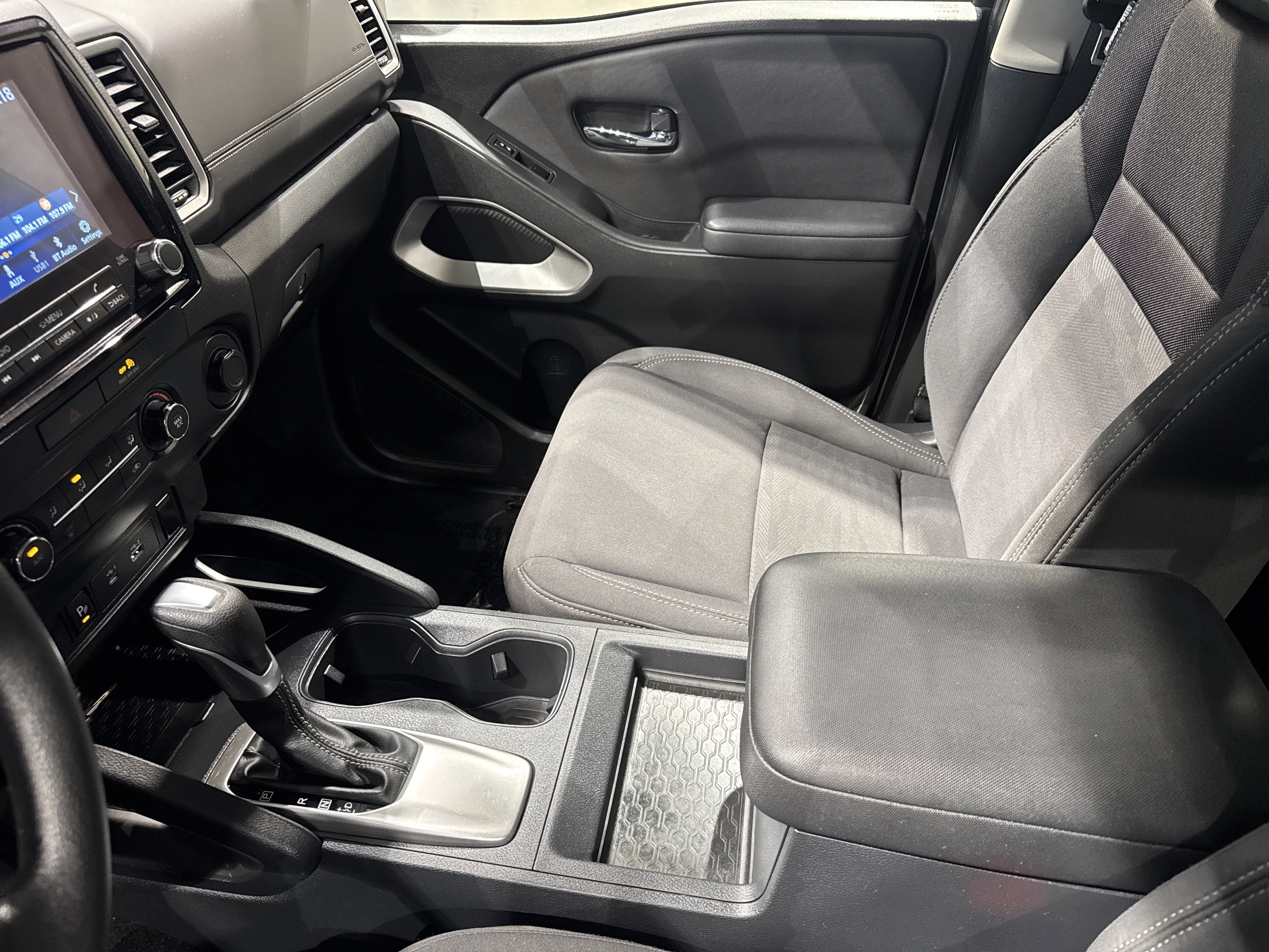 2022 Nissan Frontier SV W/Technology Package