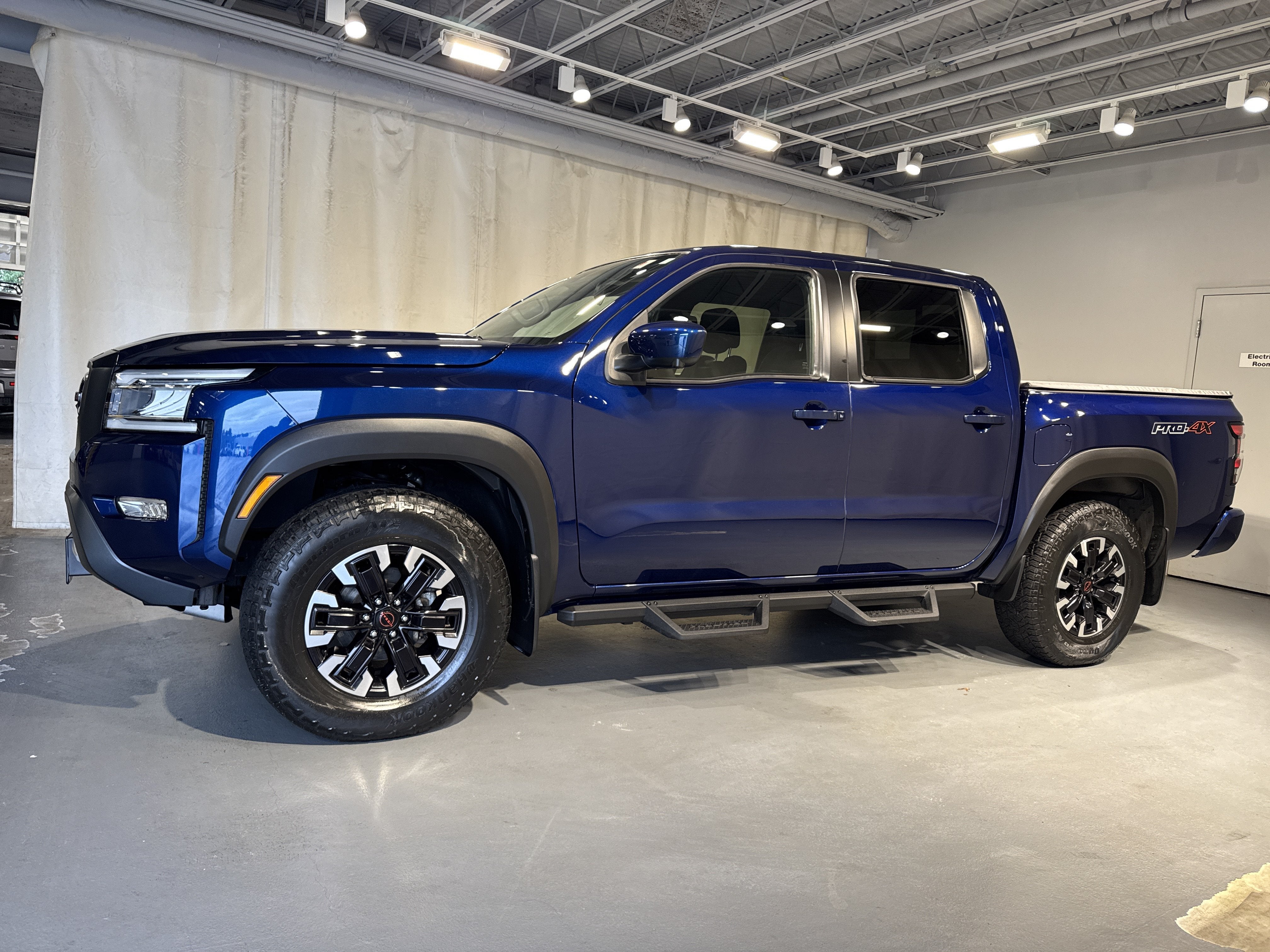 2023 Nissan Frontier PRO-4X W/Convenience and Technology Package