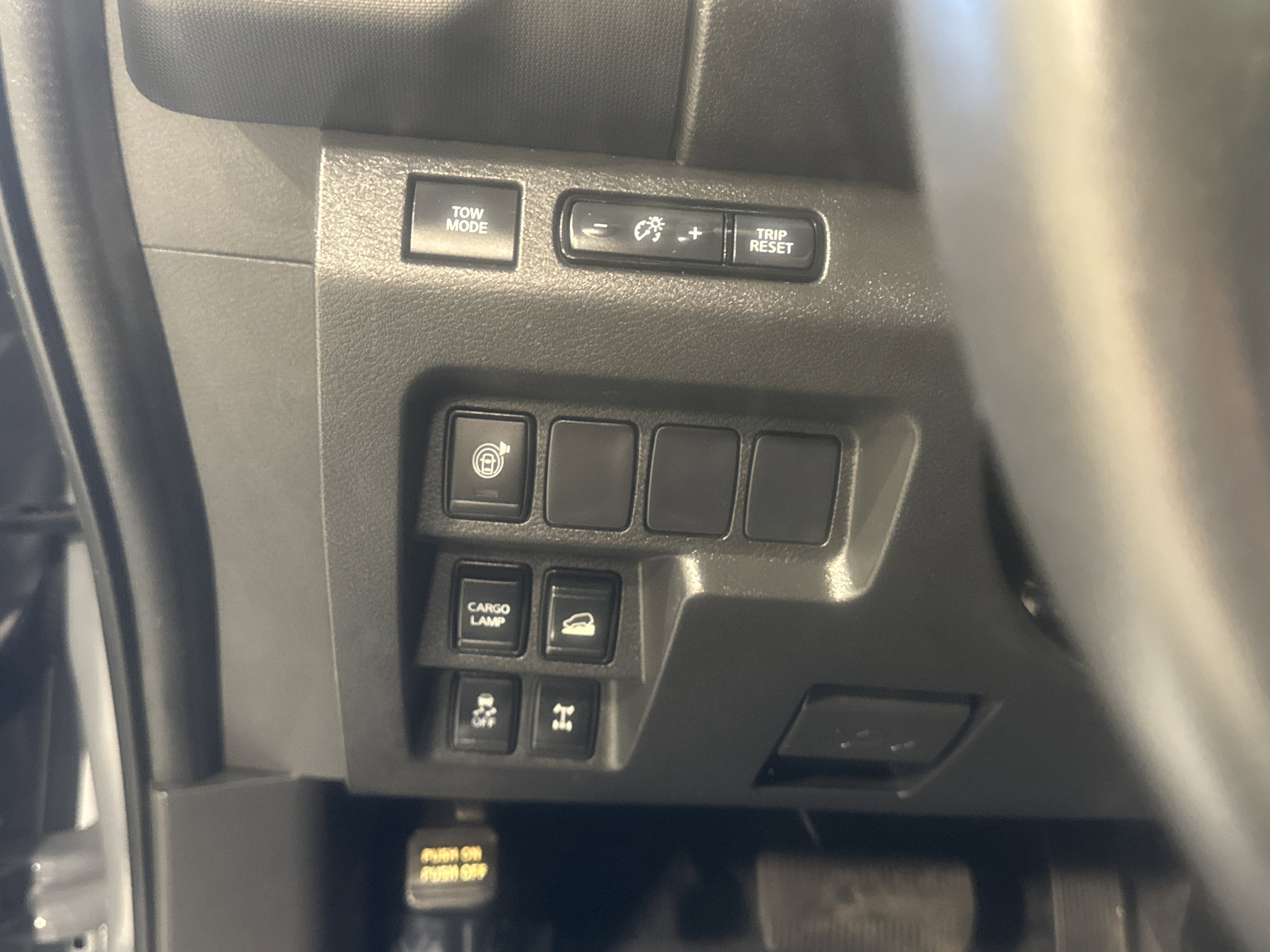 2023 Nissan Frontier PRO-4X W/Technology & Off-Road Protection Package