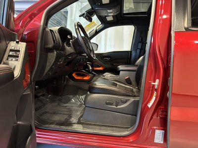 2025 Nissan Frontier PRO-4X W/Convenience & Premium Package