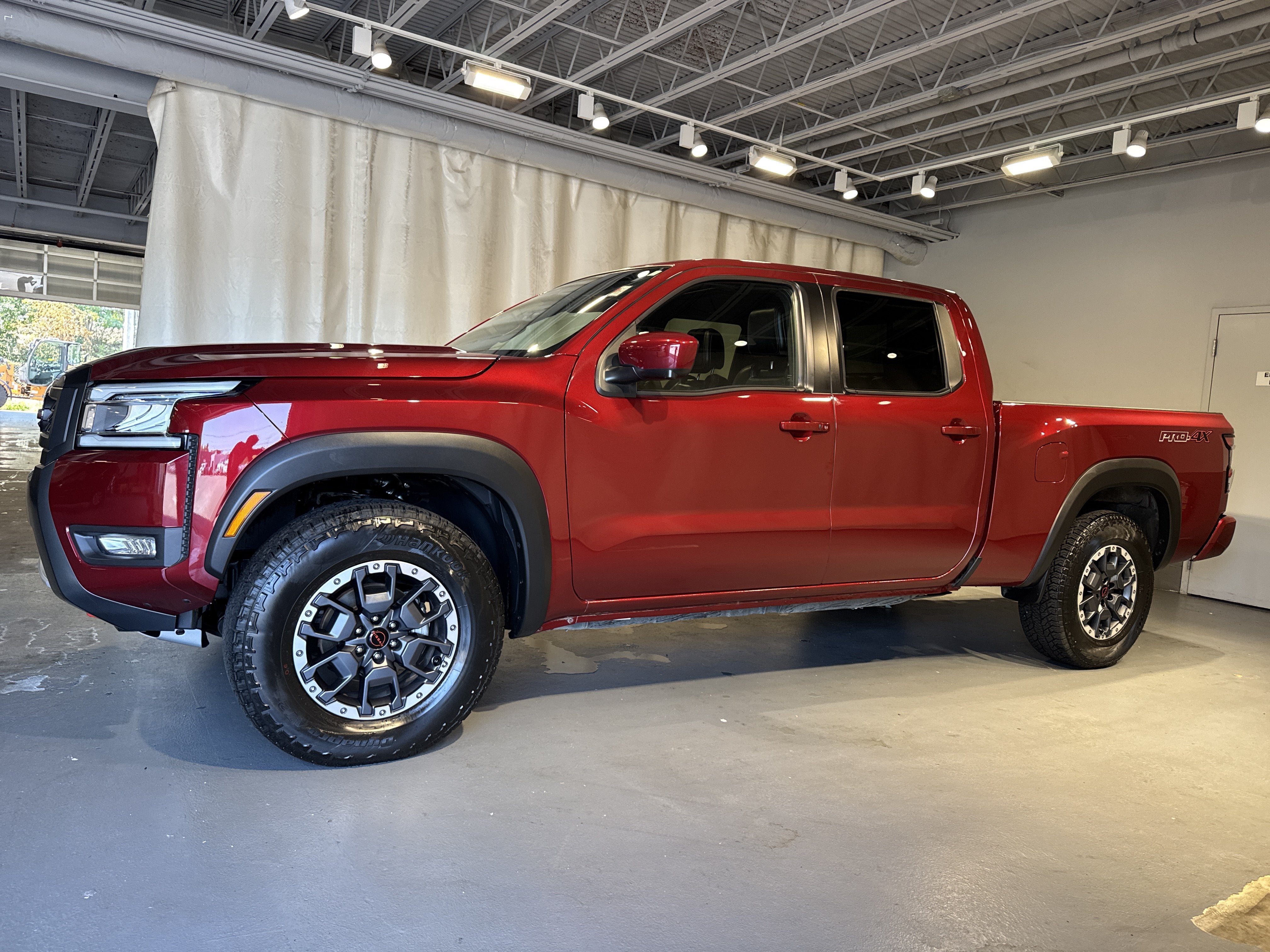 2025 Nissan Frontier PRO-4X W/Convenience & Premium Package