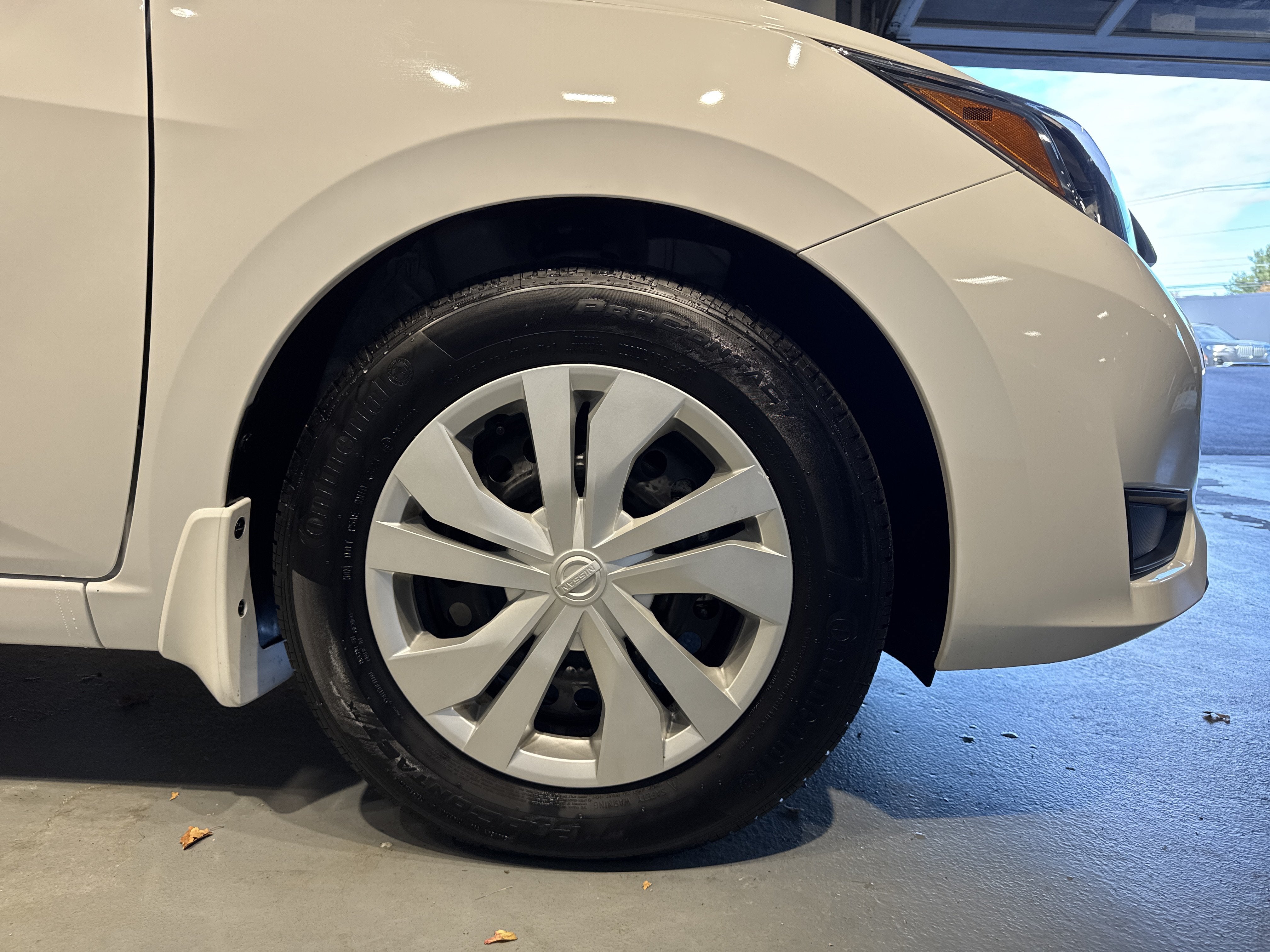 2024 Nissan Versa Base