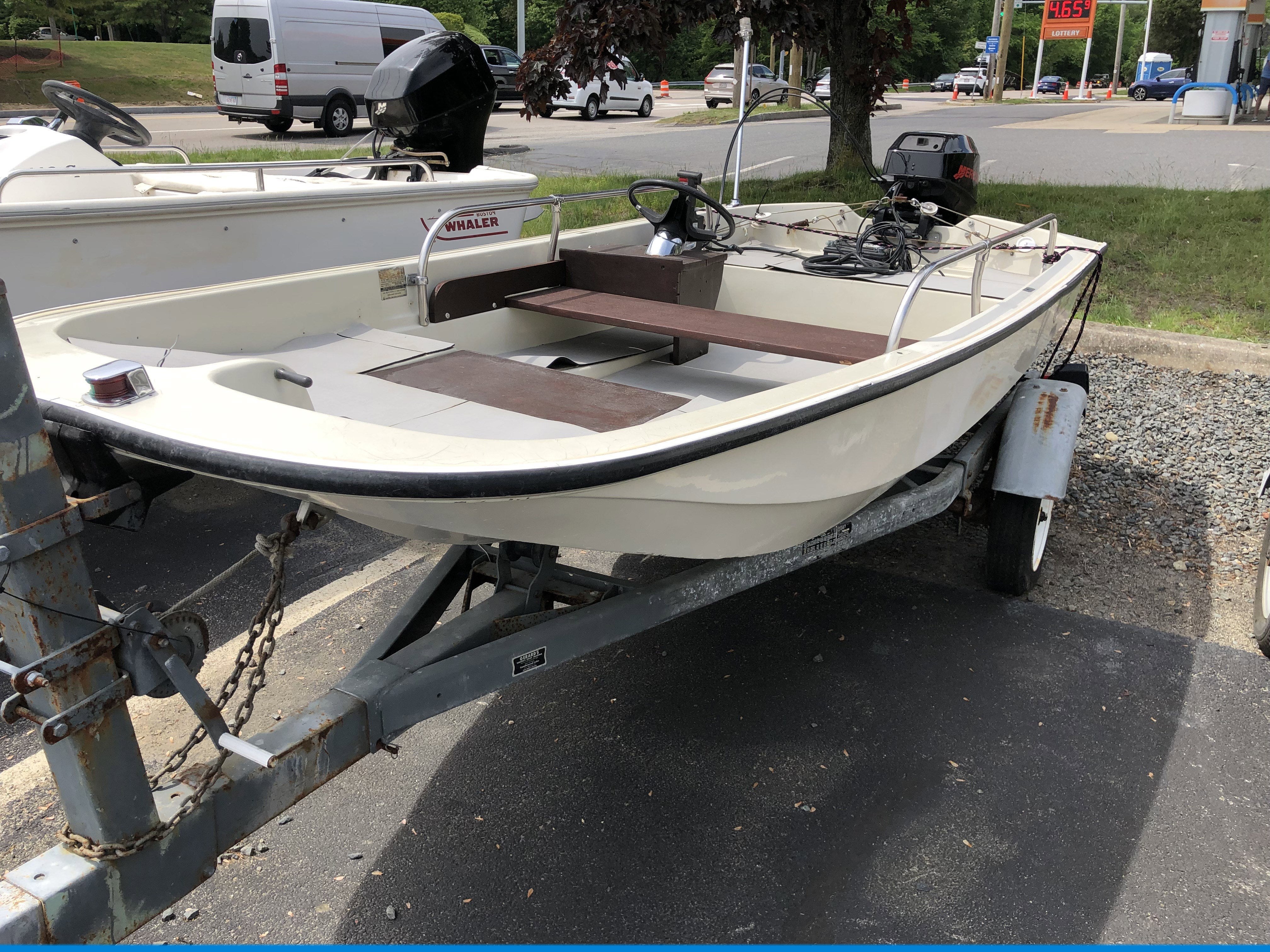 1974 BOSTON WHALER 110 SPORT Base