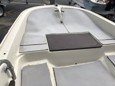 1974 BOSTON WHALER 110 SPORT Base
