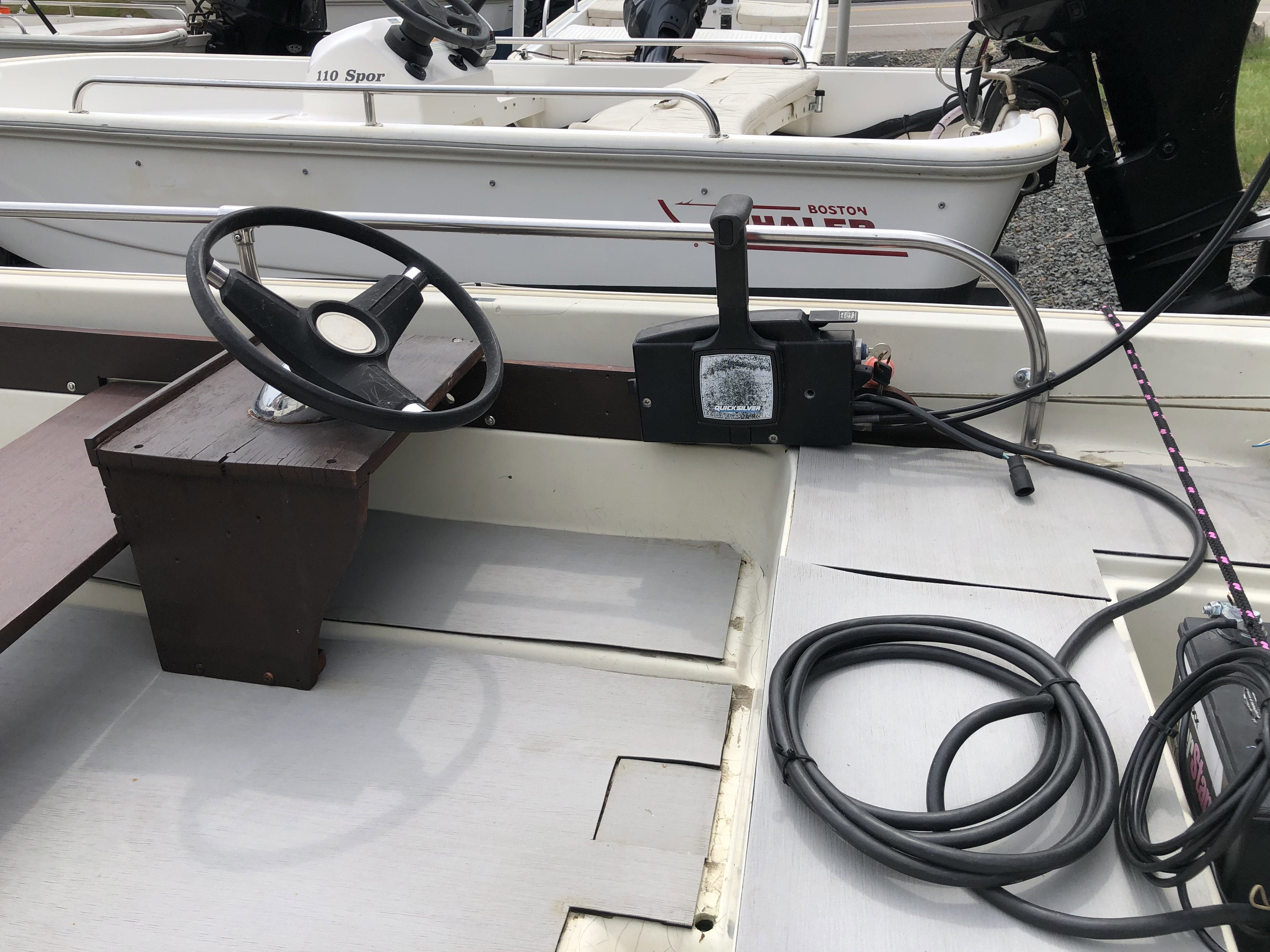 1974 BOSTON WHALER 110 SPORT Base