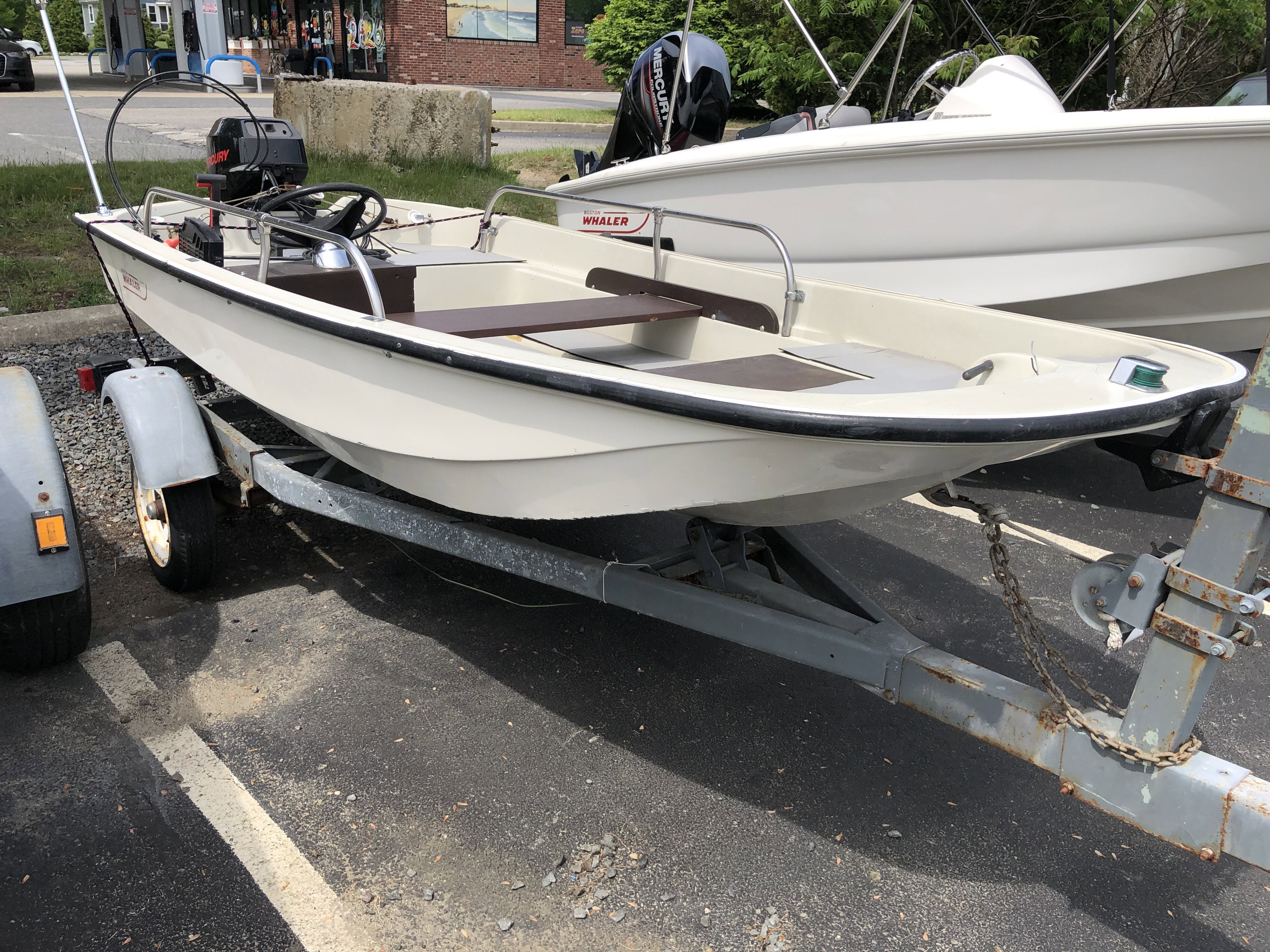 1974 BOSTON WHALER 110 SPORT Base