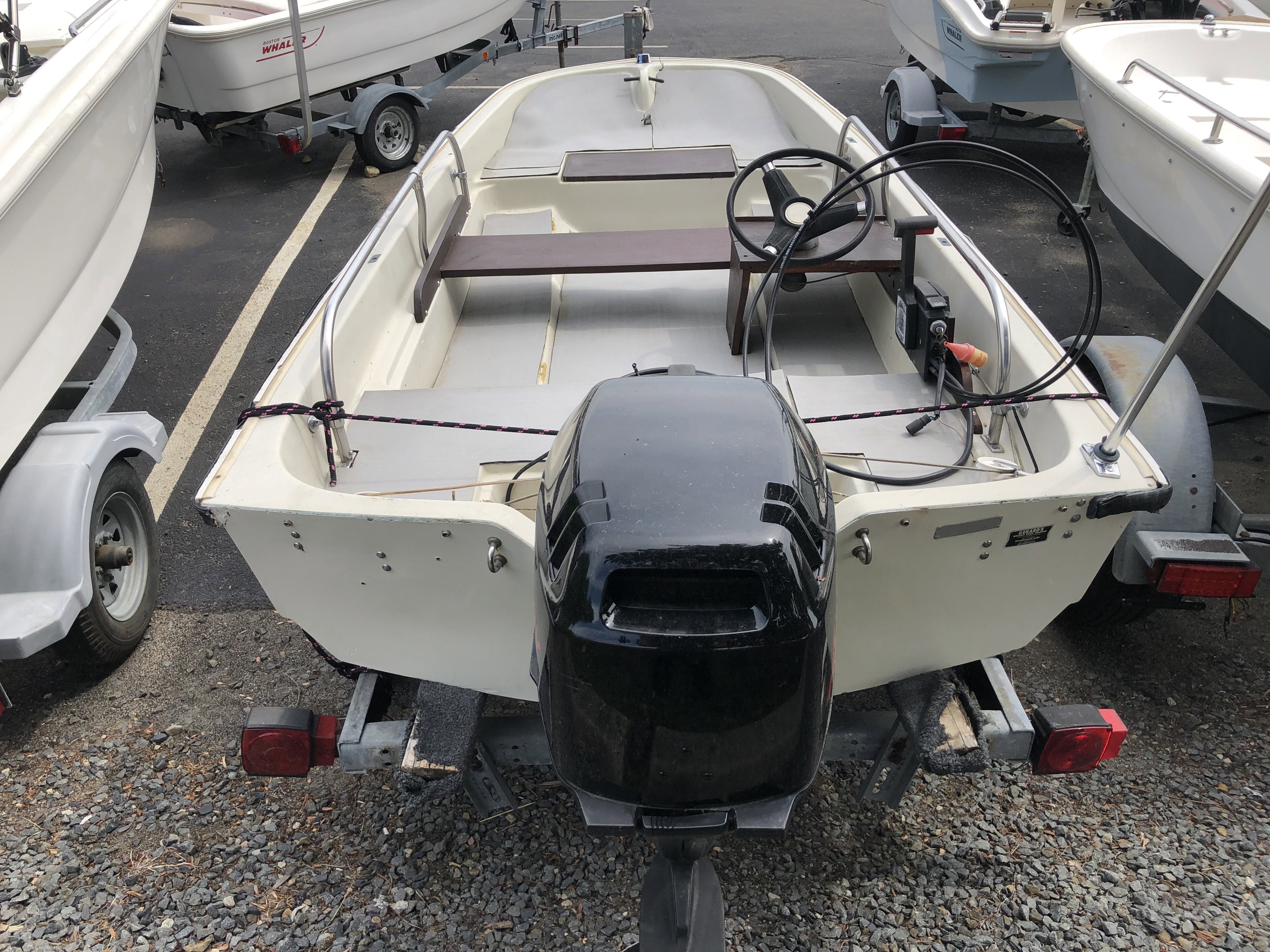 1974 BOSTON WHALER 110 SPORT Base