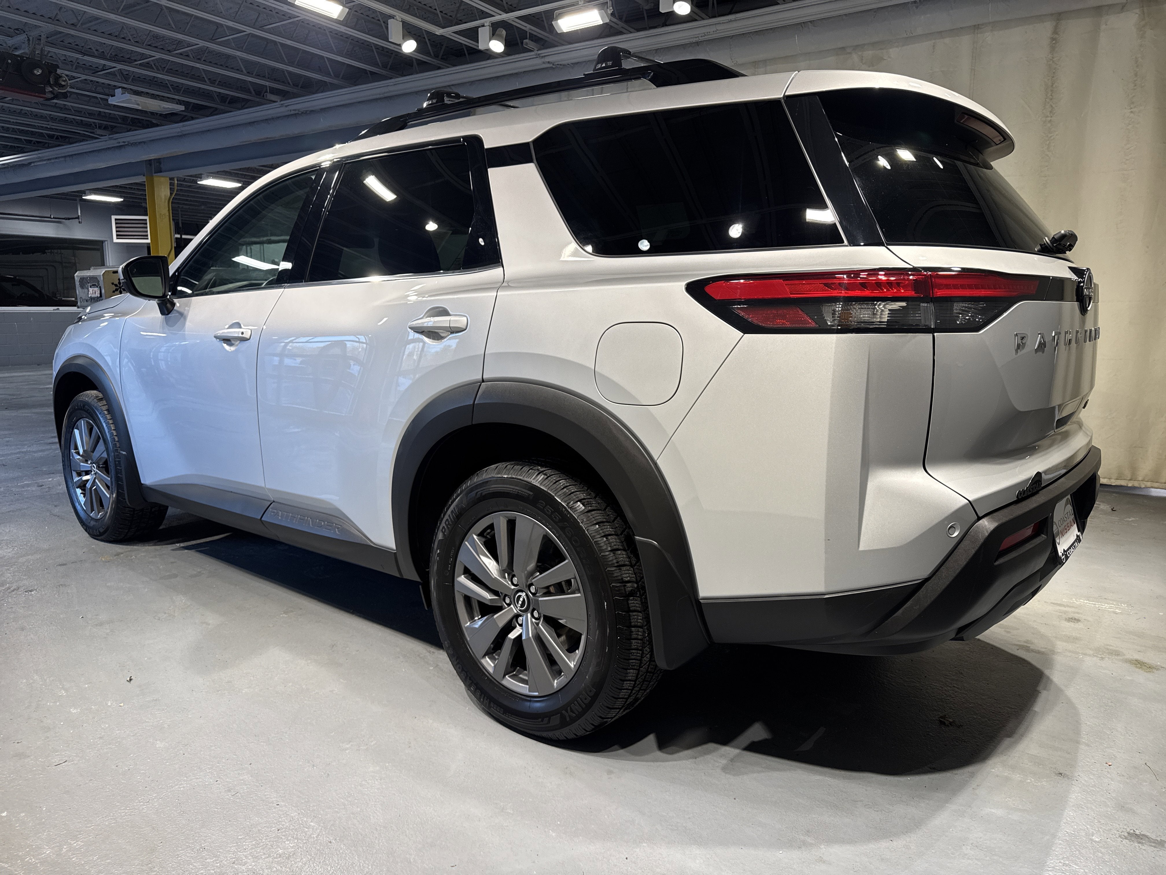 2022 Nissan Pathfinder SV