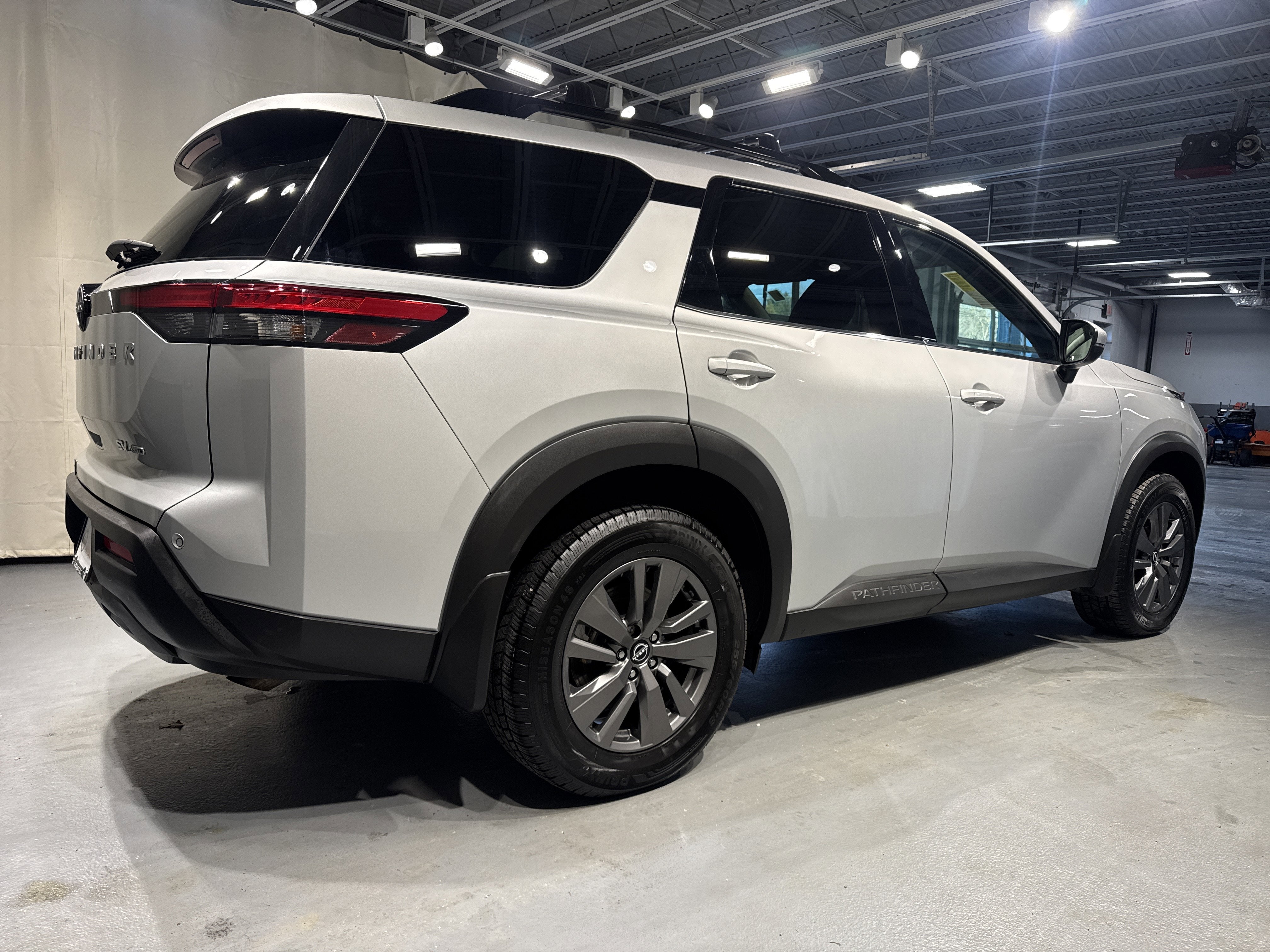 2022 Nissan Pathfinder SV