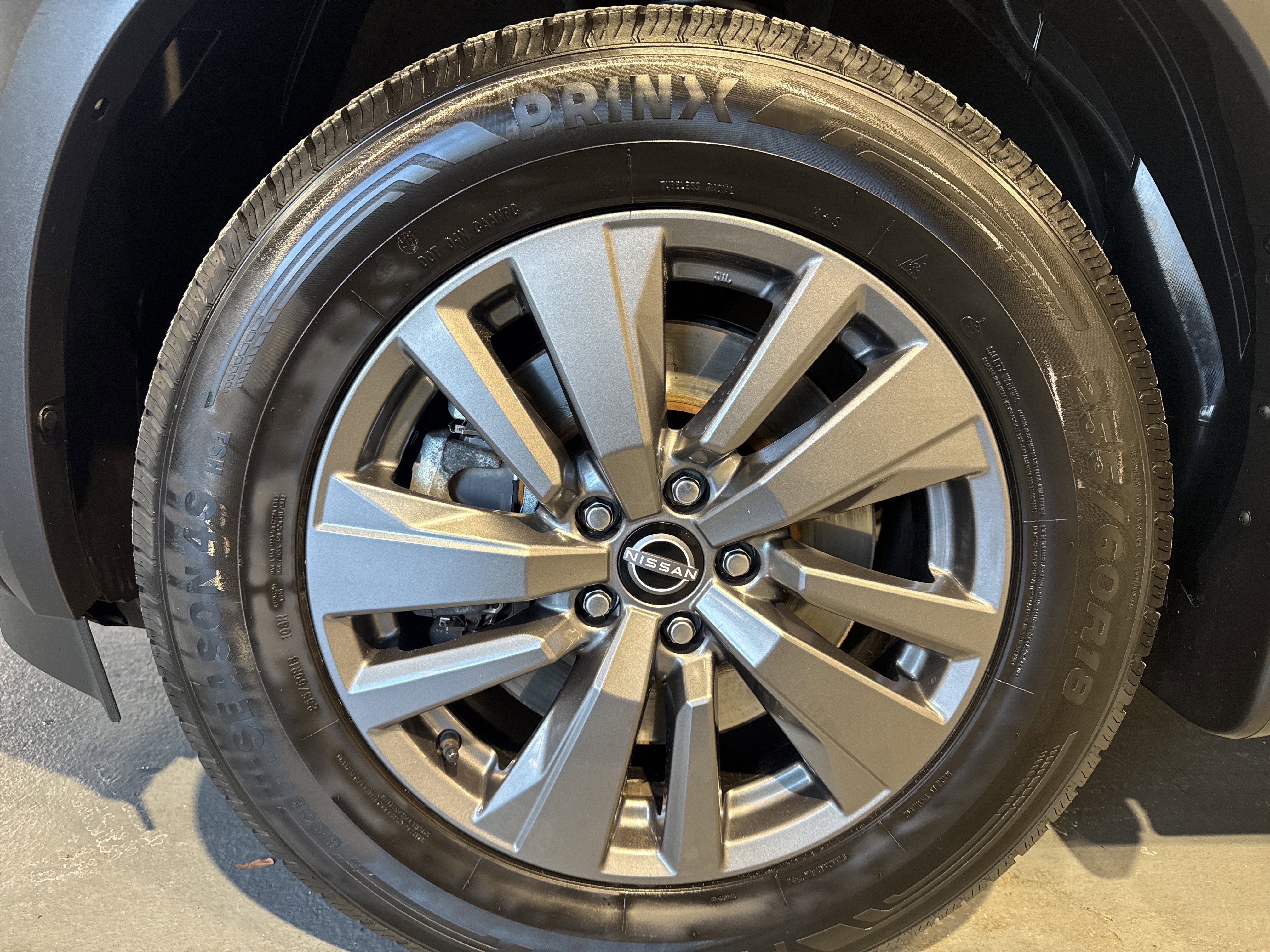 2022 Nissan Pathfinder SV