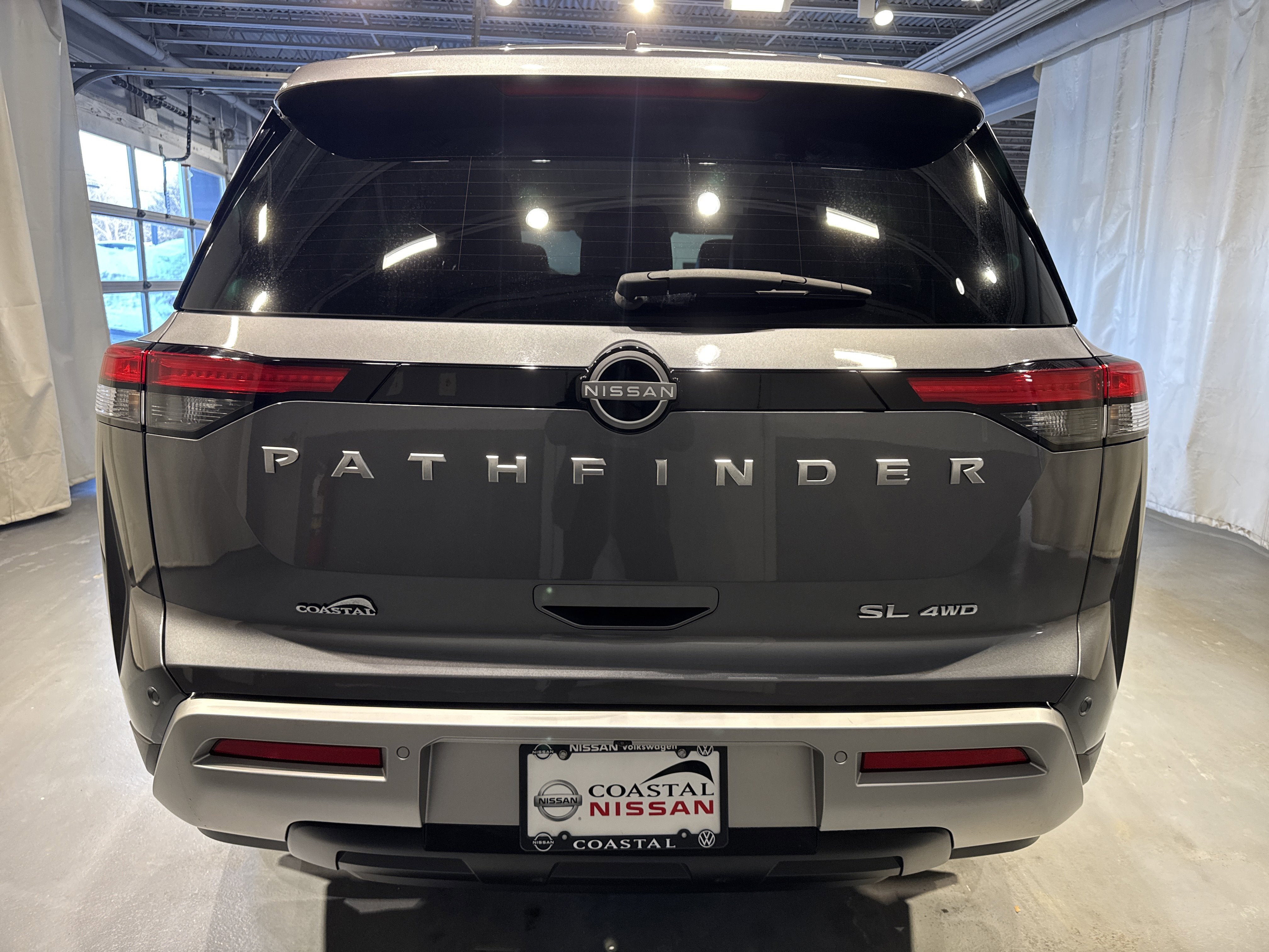2025 Nissan Pathfinder SL