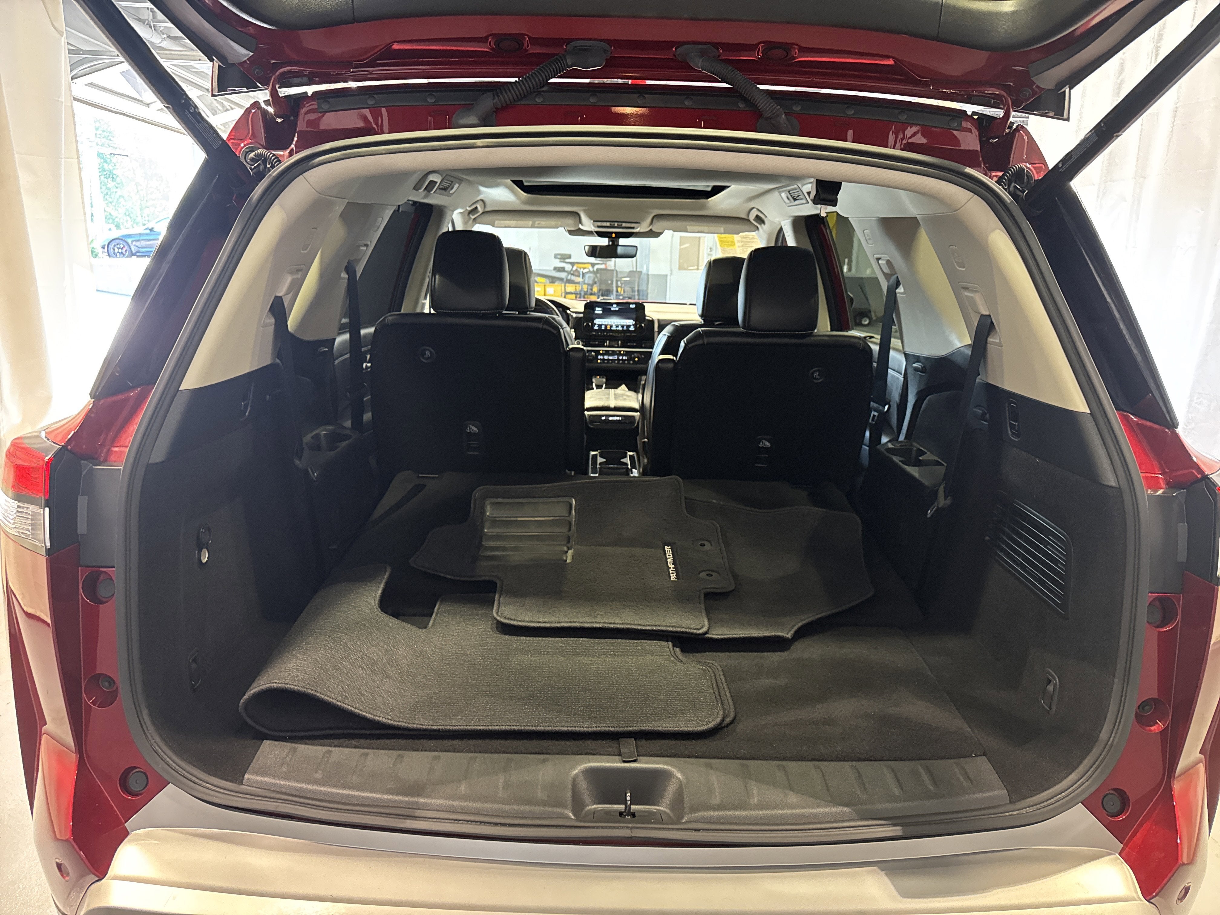 2024 Nissan Pathfinder SL W/Premium & Black Appearance Package