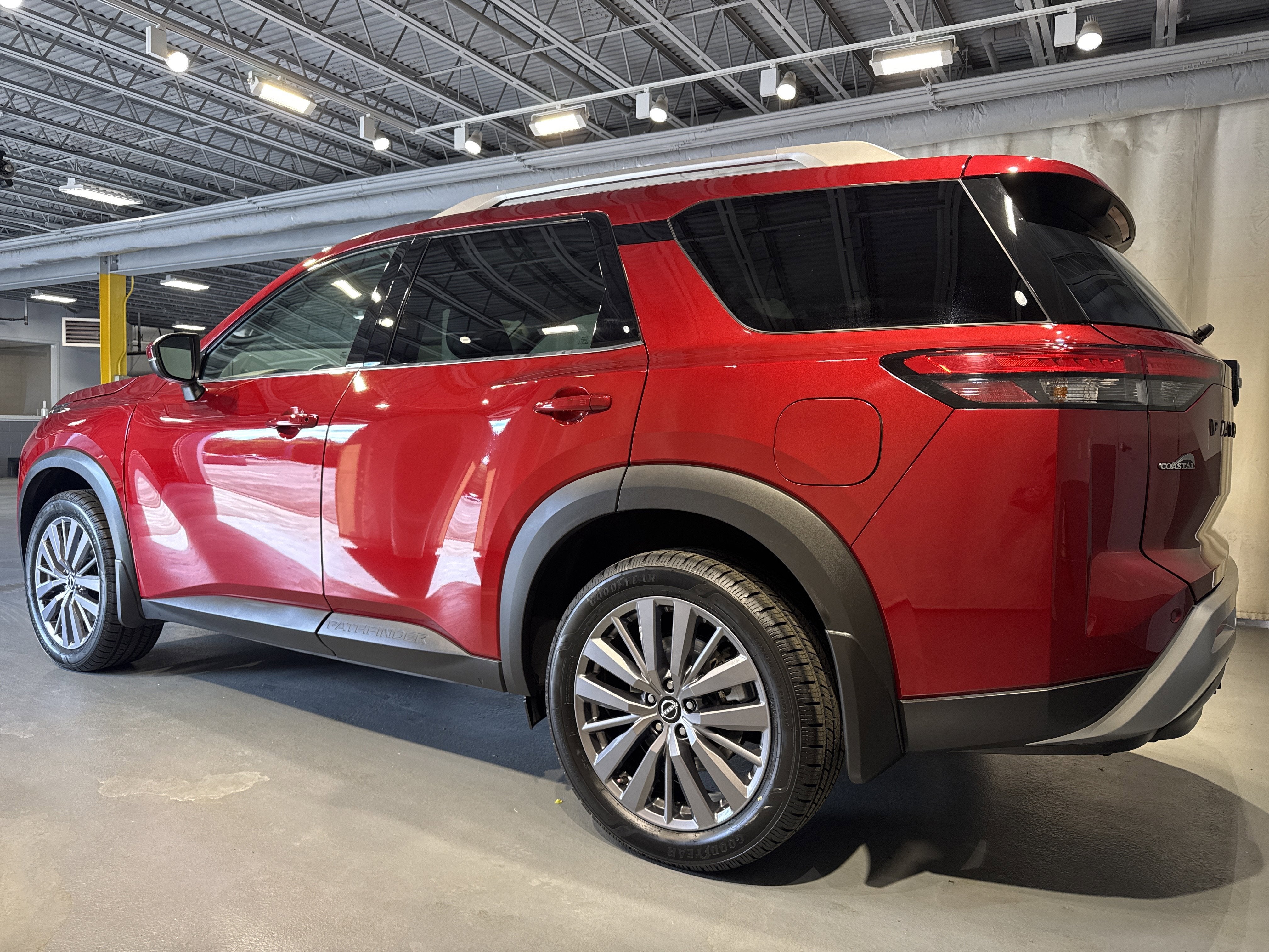 2024 Nissan Pathfinder SL W/Premium & Black Appearance Package