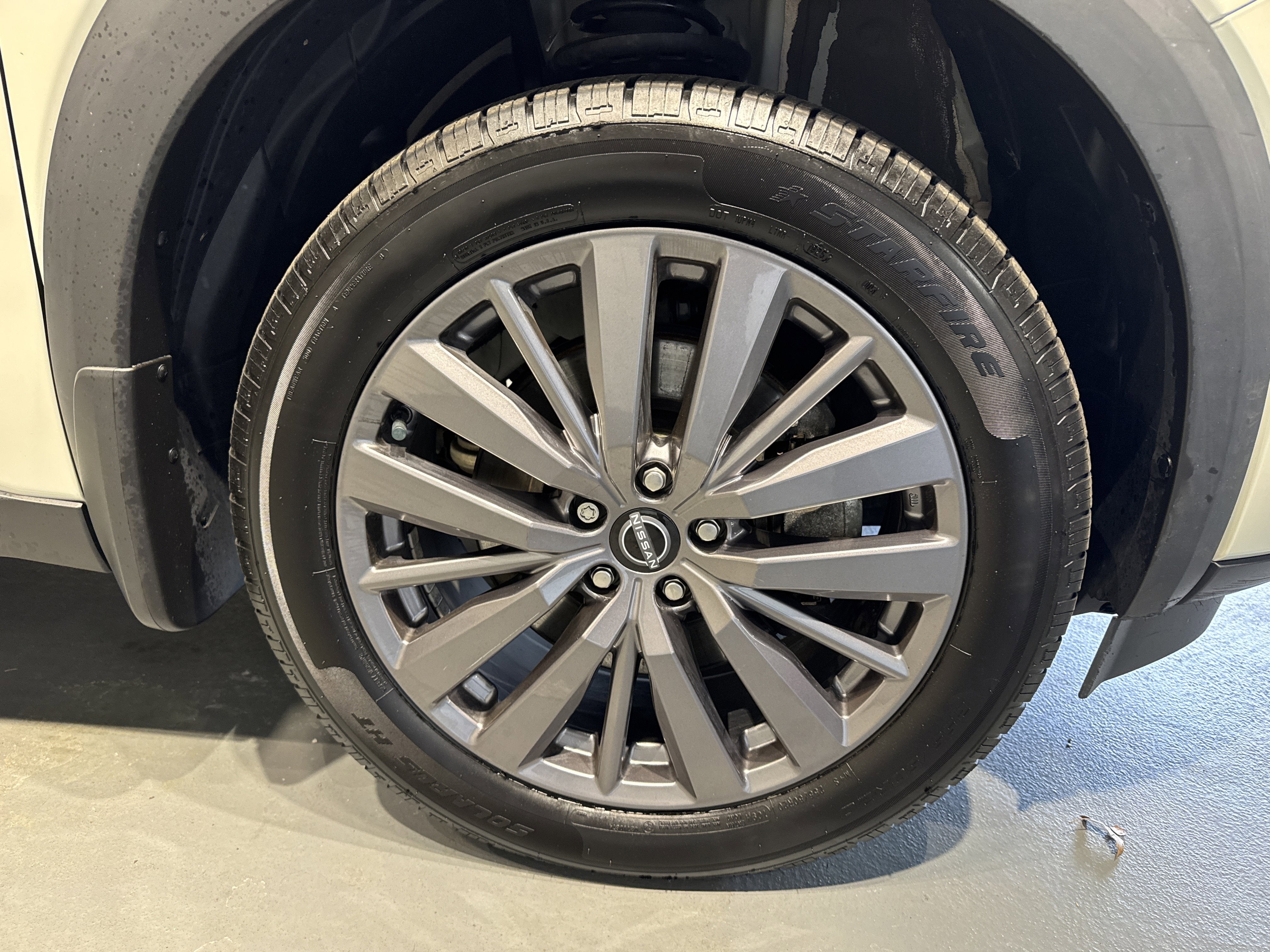 2023 Nissan Pathfinder SL W/Premium Package