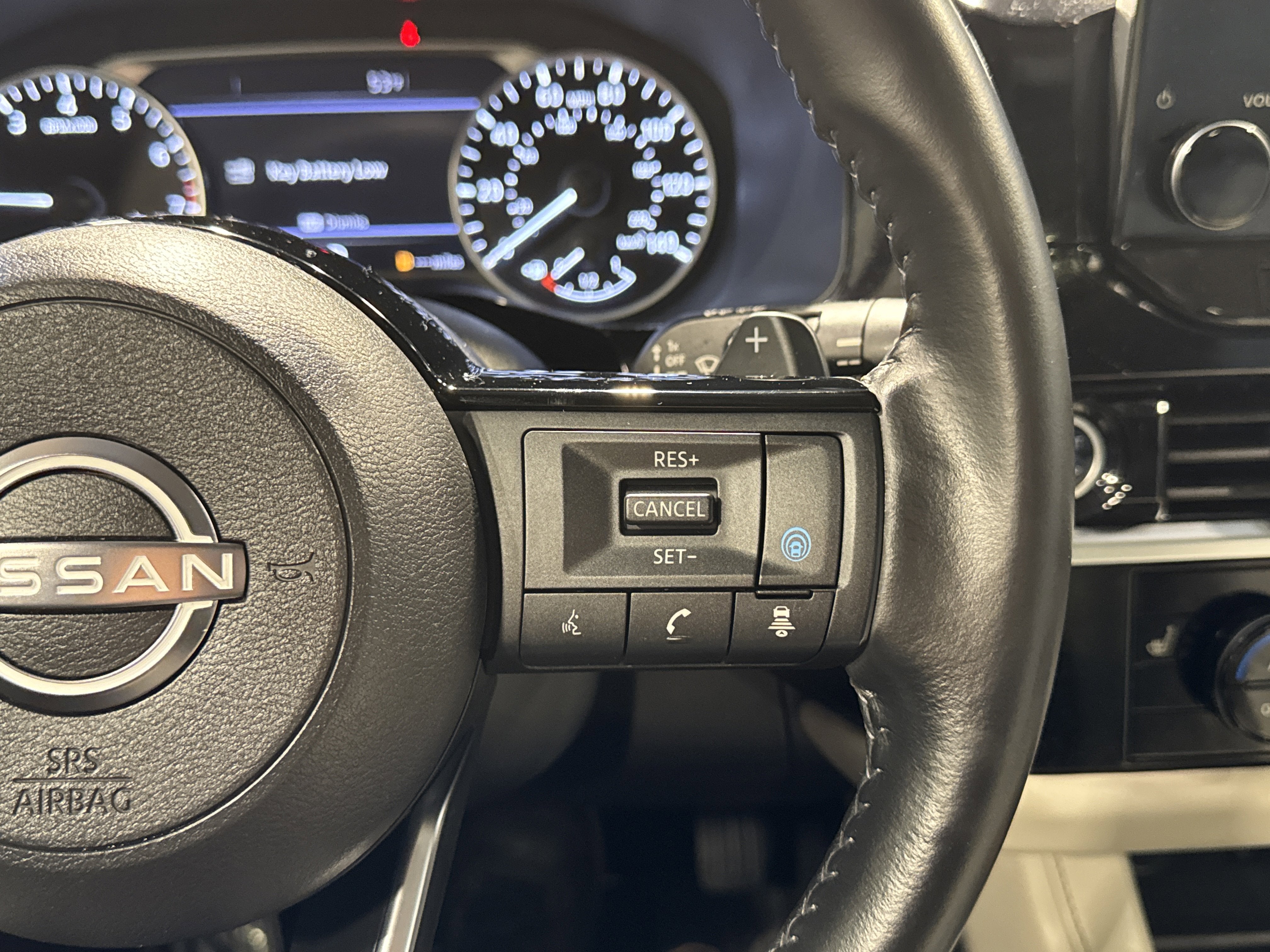 2023 Nissan Pathfinder SL W/Premium Package