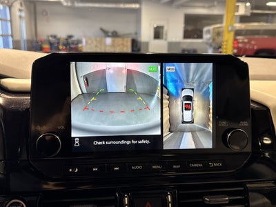 2023 Nissan Pathfinder SL W/Premium Package