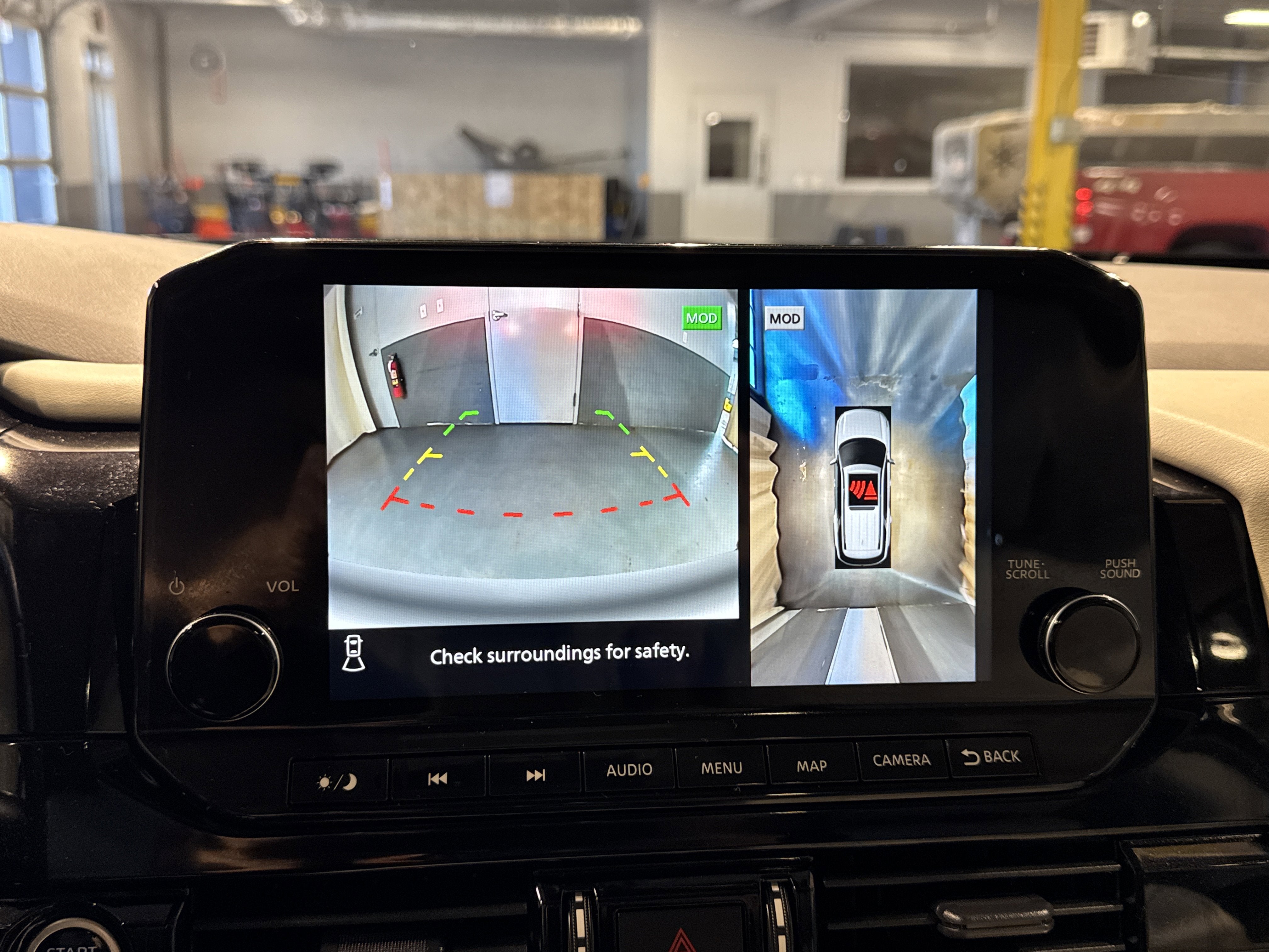 2023 Nissan Pathfinder SL W/Premium Package