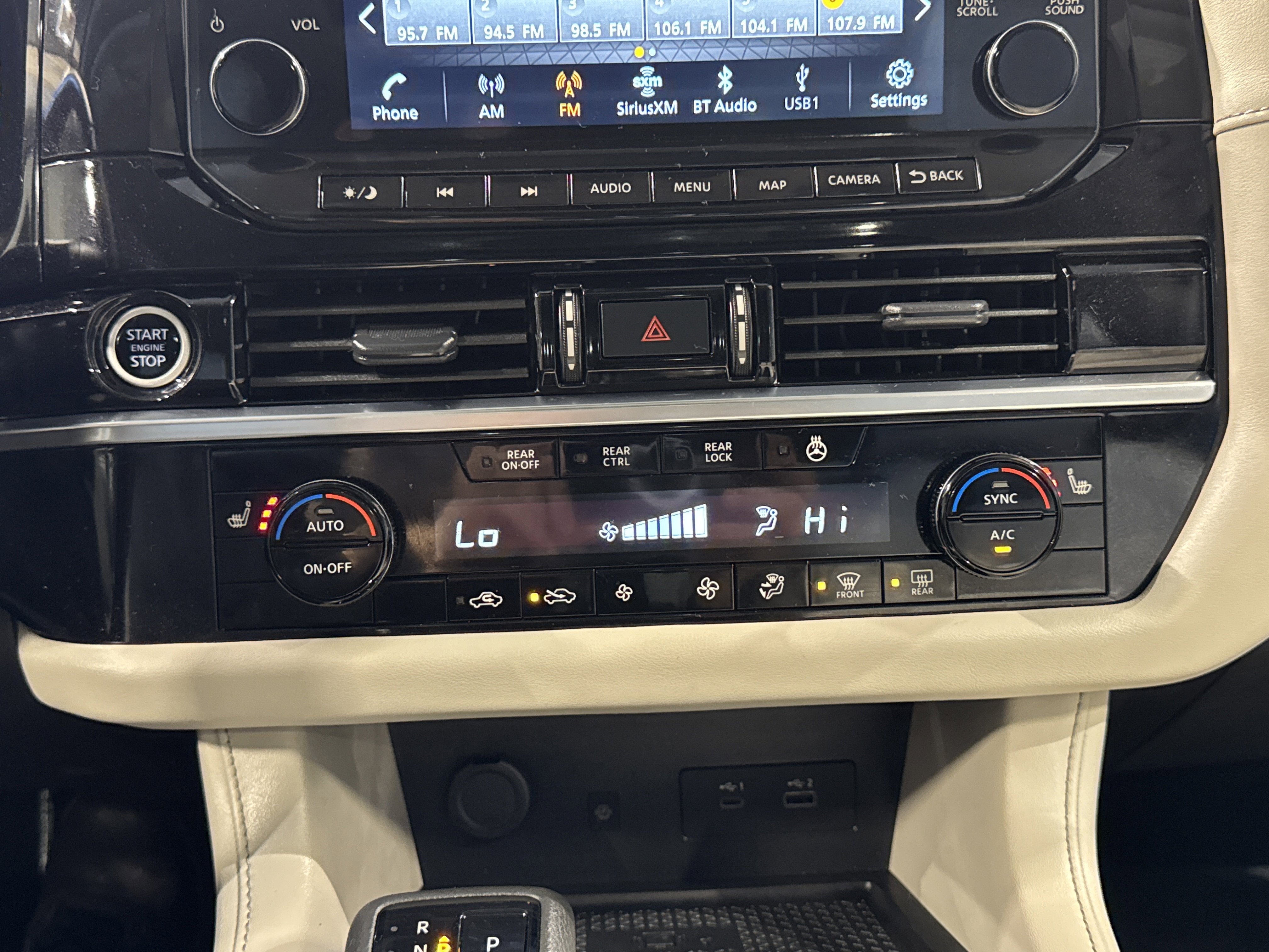 2023 Nissan Pathfinder SL W/Premium Package