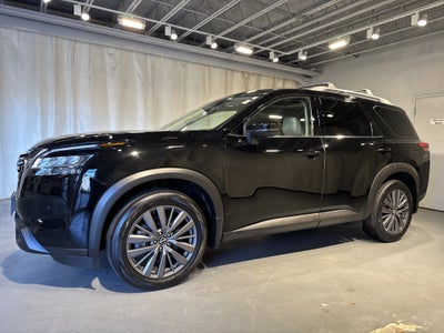 2023 Nissan Pathfinder SL W/Premium Package