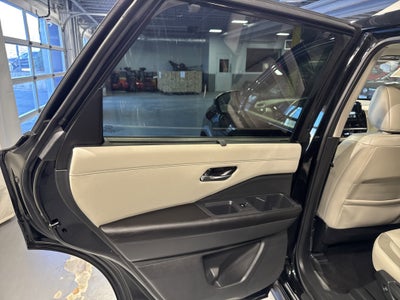 2023 Nissan Pathfinder SL W/Premium Package