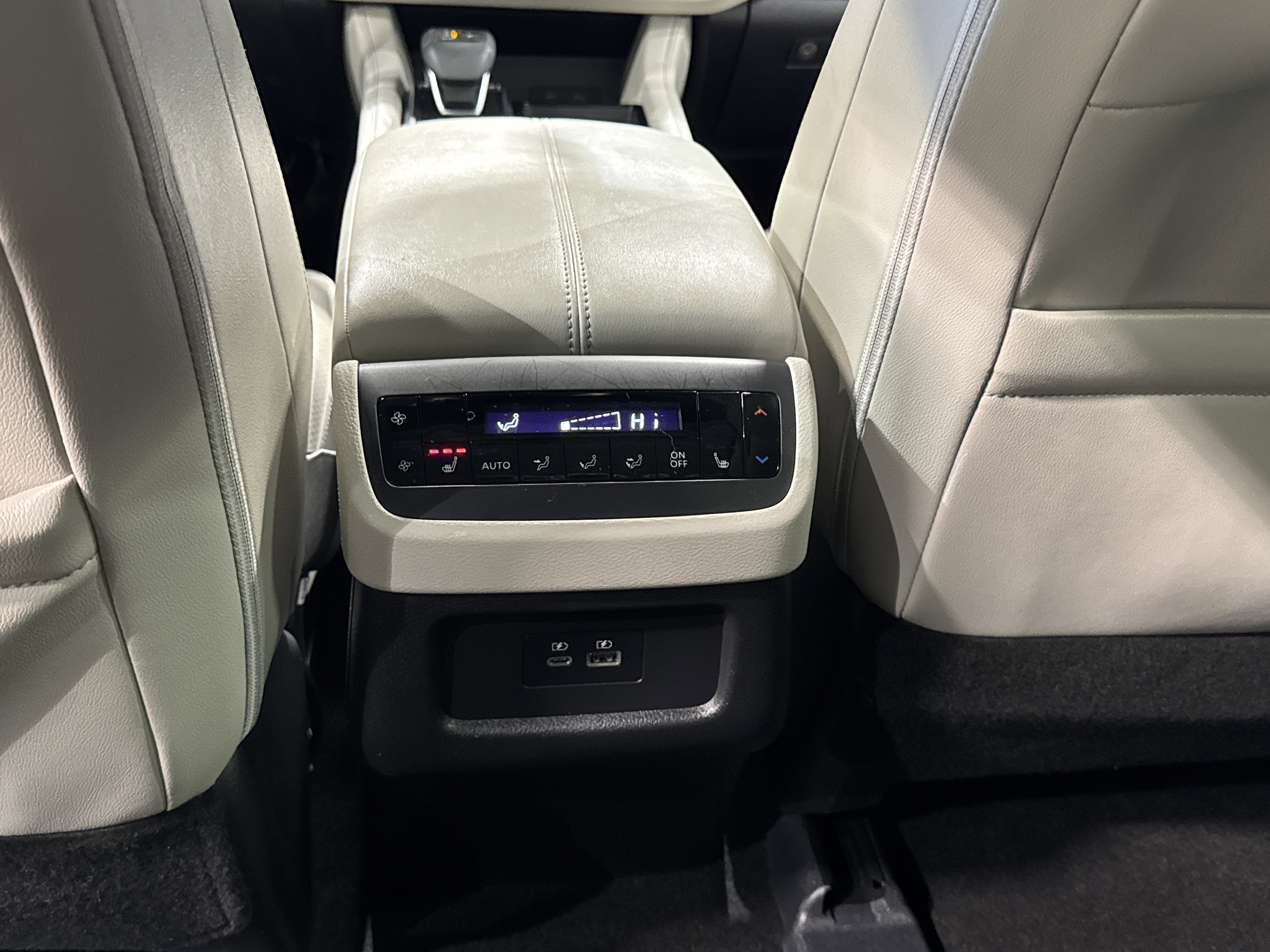 2023 Nissan Pathfinder SL W/Premium Package