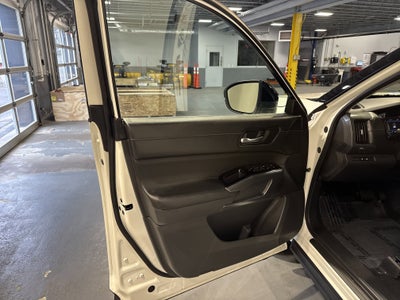 2023 Nissan Pathfinder SL W/Premium Package