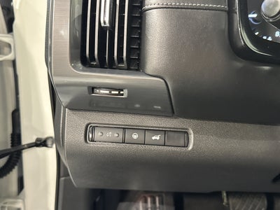 2023 Nissan Pathfinder SL W/Premium Package