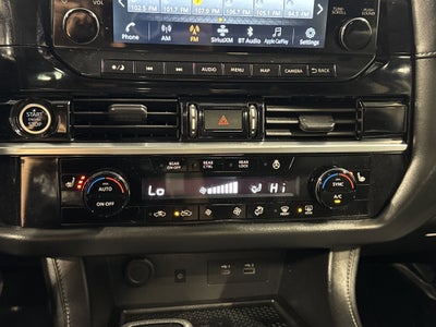 2023 Nissan Pathfinder SL W/Premium Package