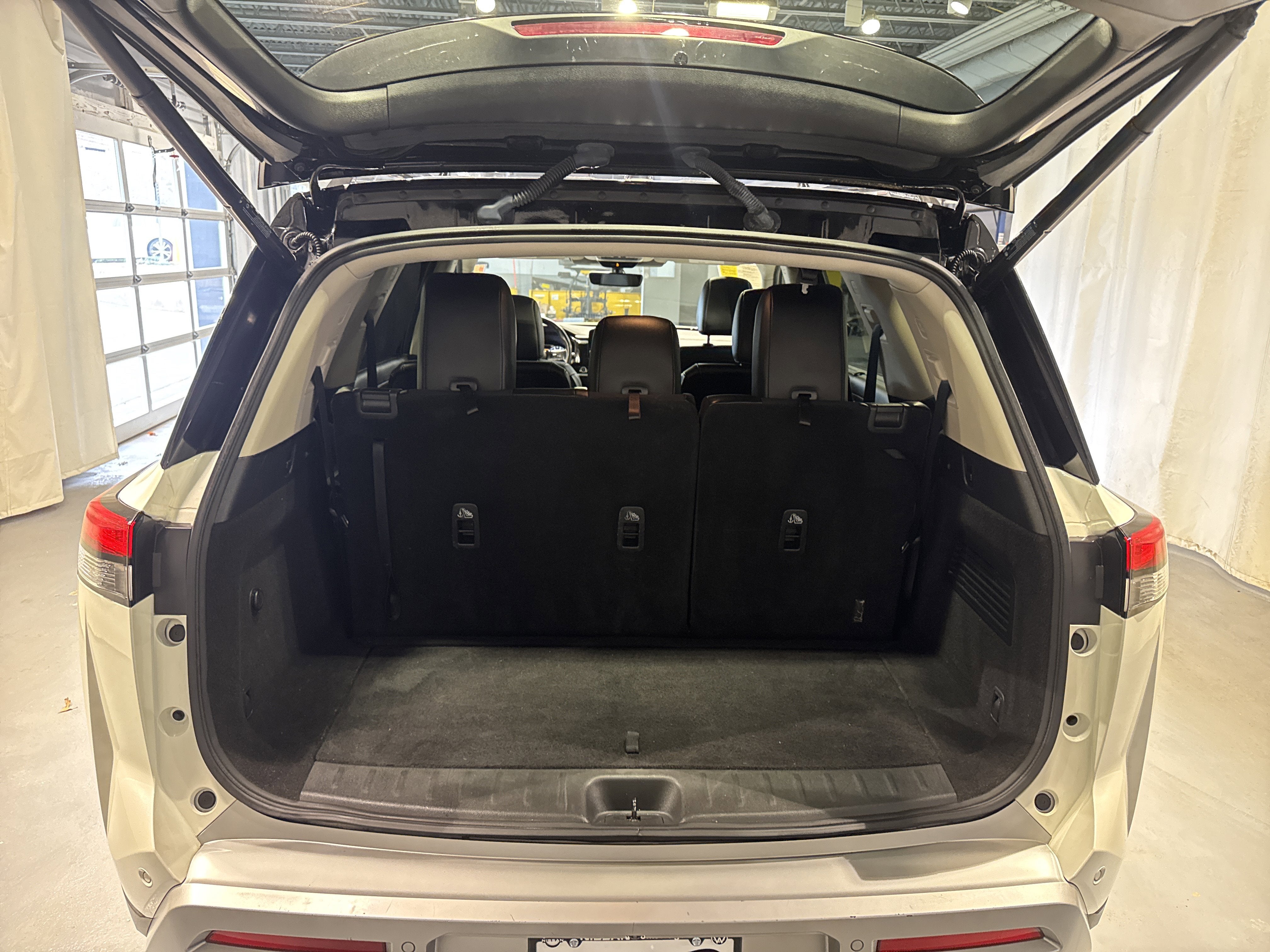 2023 Nissan Pathfinder SL W/Premium Package
