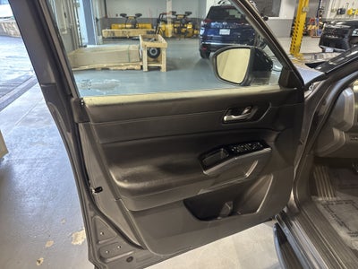 2024 Nissan Pathfinder SL W/Premium Package