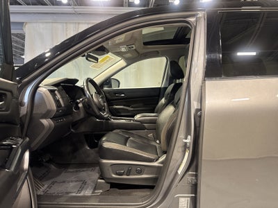 2024 Nissan Pathfinder SL W/Premium Package