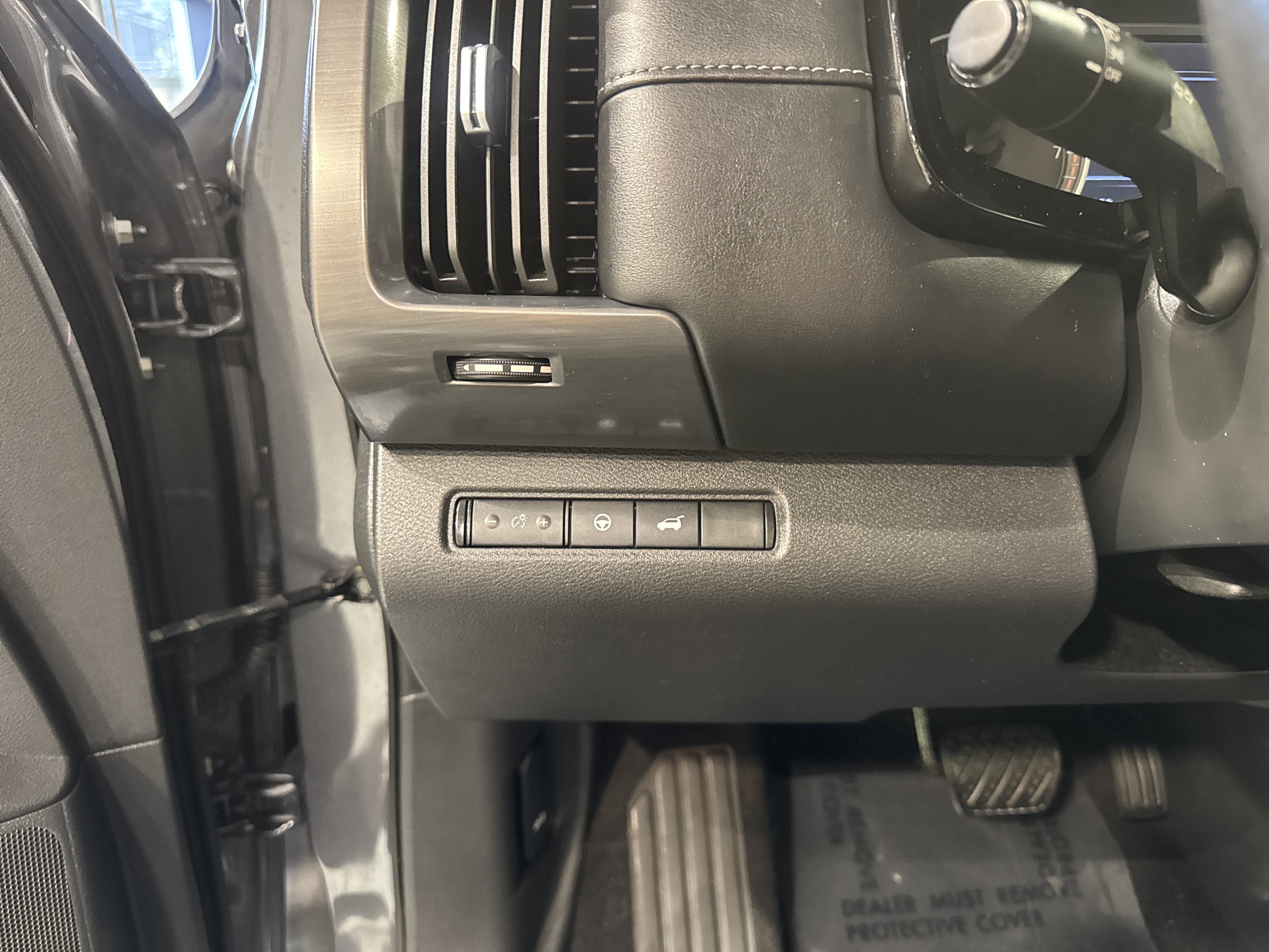 2024 Nissan Pathfinder SL W/Premium Package
