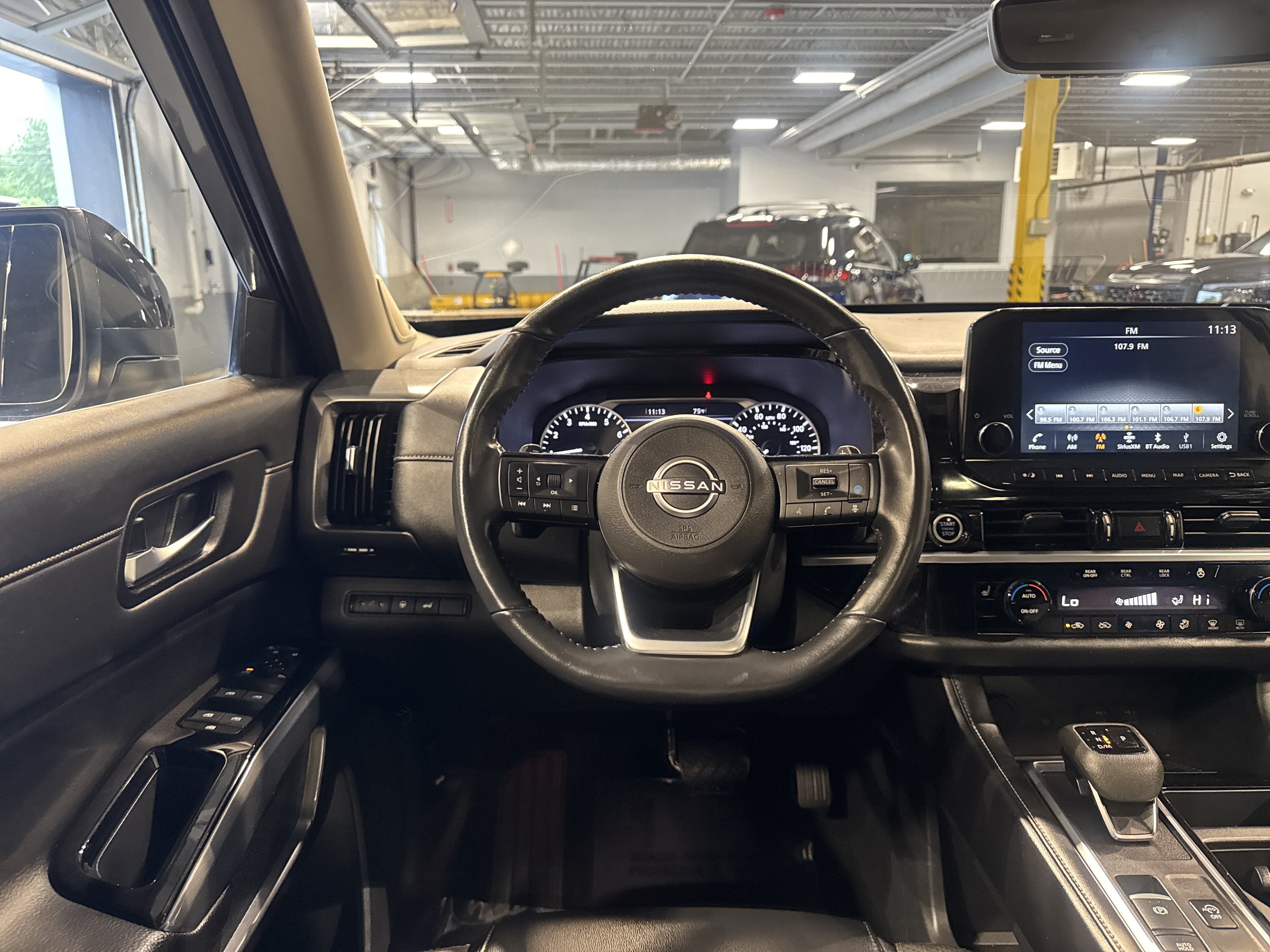 2024 Nissan Pathfinder SL W/Premium Package