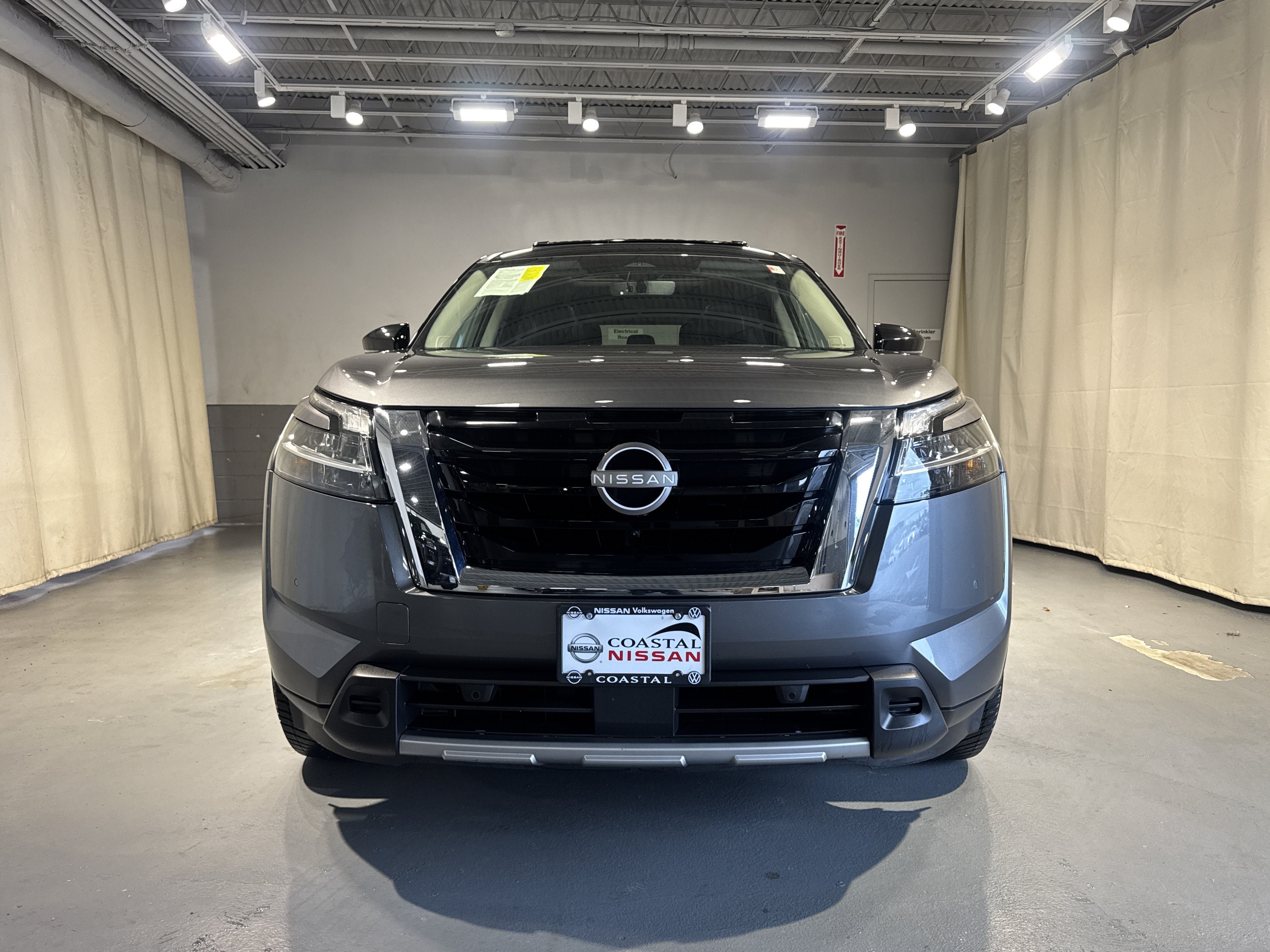 2024 Nissan Pathfinder SL W/Premium Package