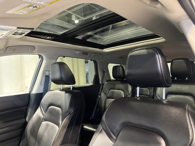 2024 Nissan Pathfinder SL W/Premium Package