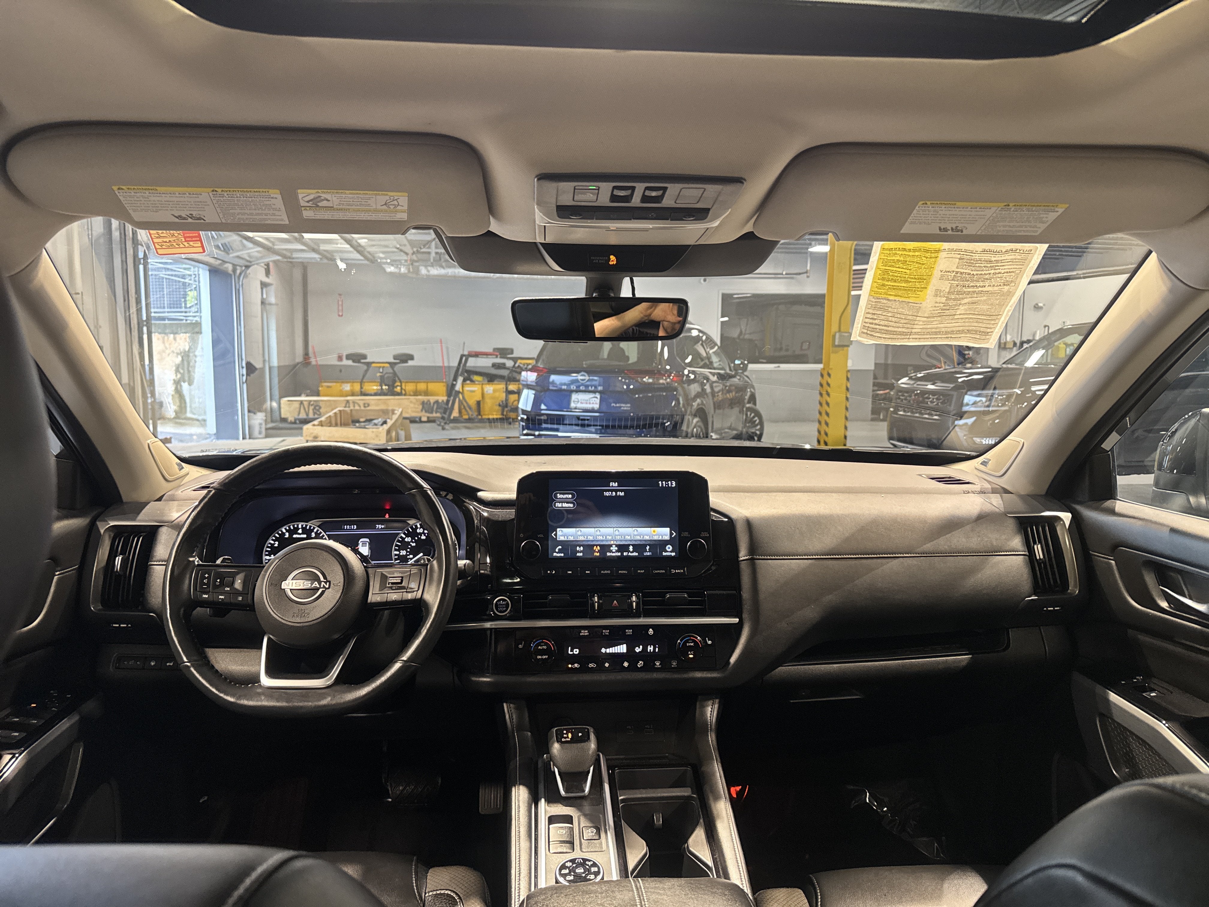 2024 Nissan Pathfinder SL W/Premium Package