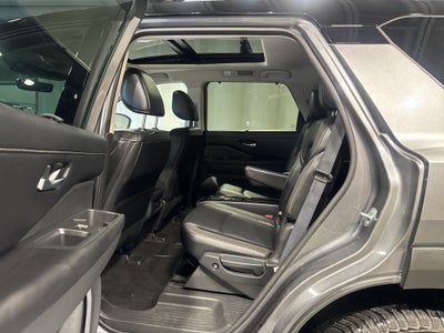 2024 Nissan Pathfinder SL W/Premium Package