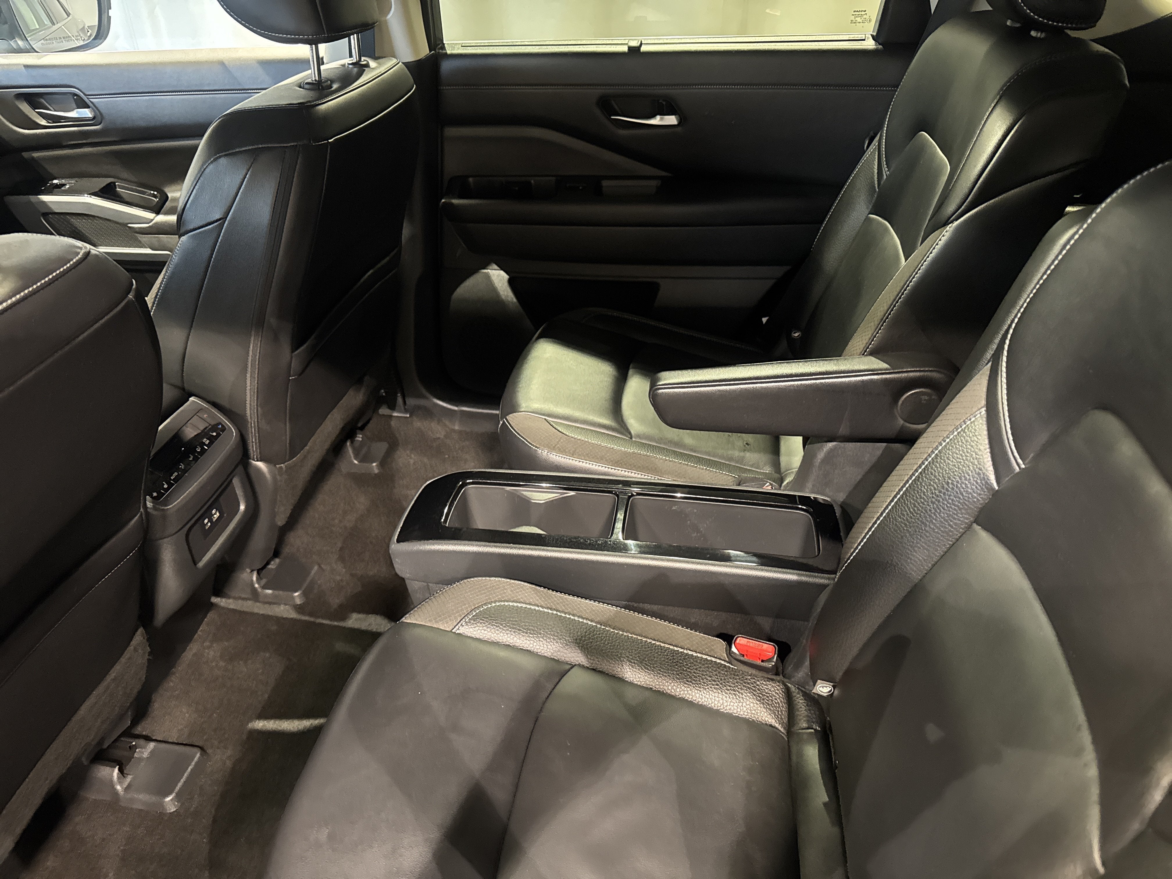 2024 Nissan Pathfinder SL W/Premium Package