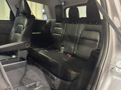 2024 Nissan Pathfinder SL W/Premium Package