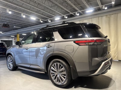 2024 Nissan Pathfinder SL W/Premium Package