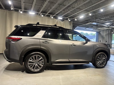 2024 Nissan Pathfinder SL W/Premium Package