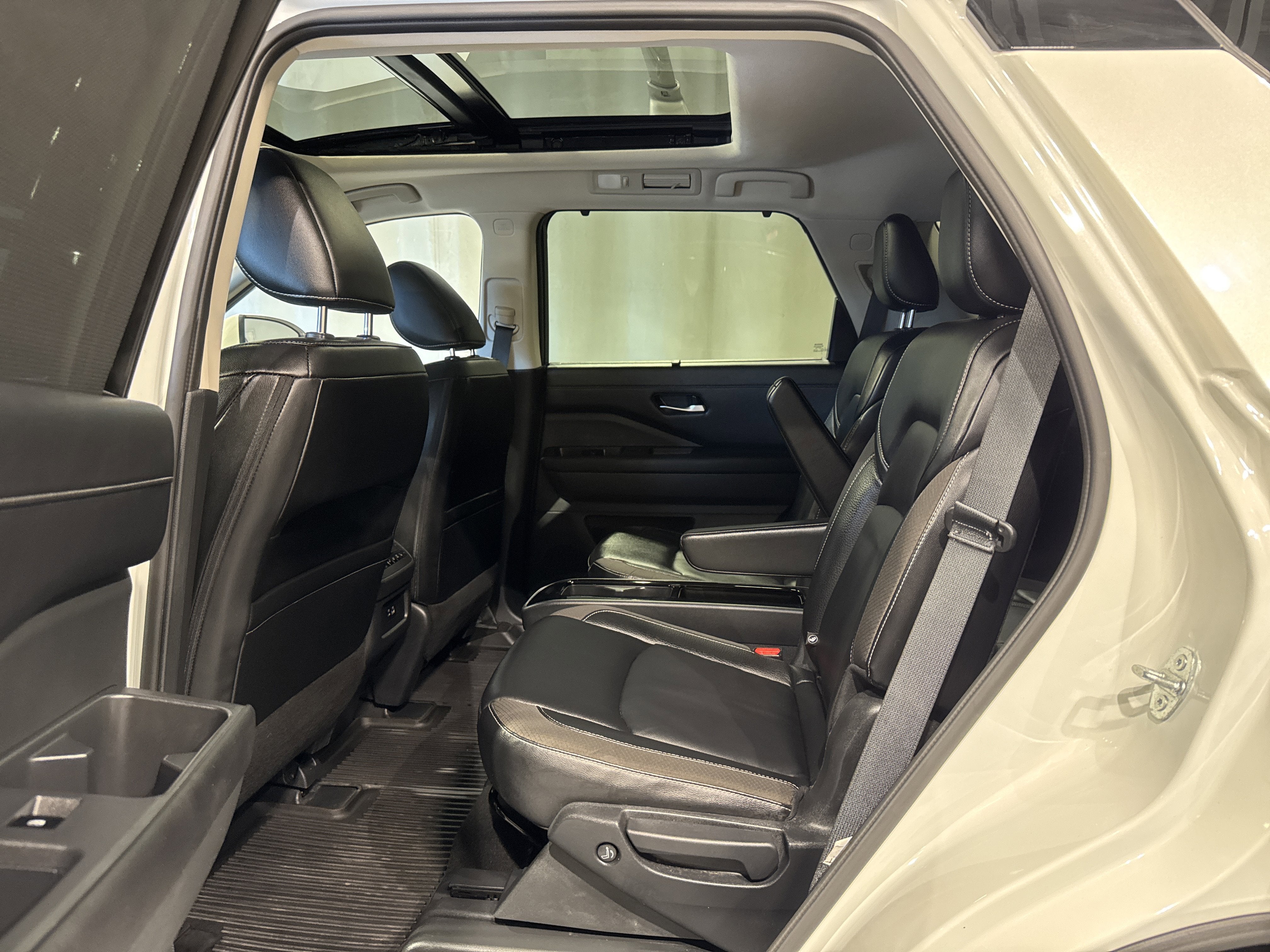 2023 Nissan Pathfinder SL W/Premium Package