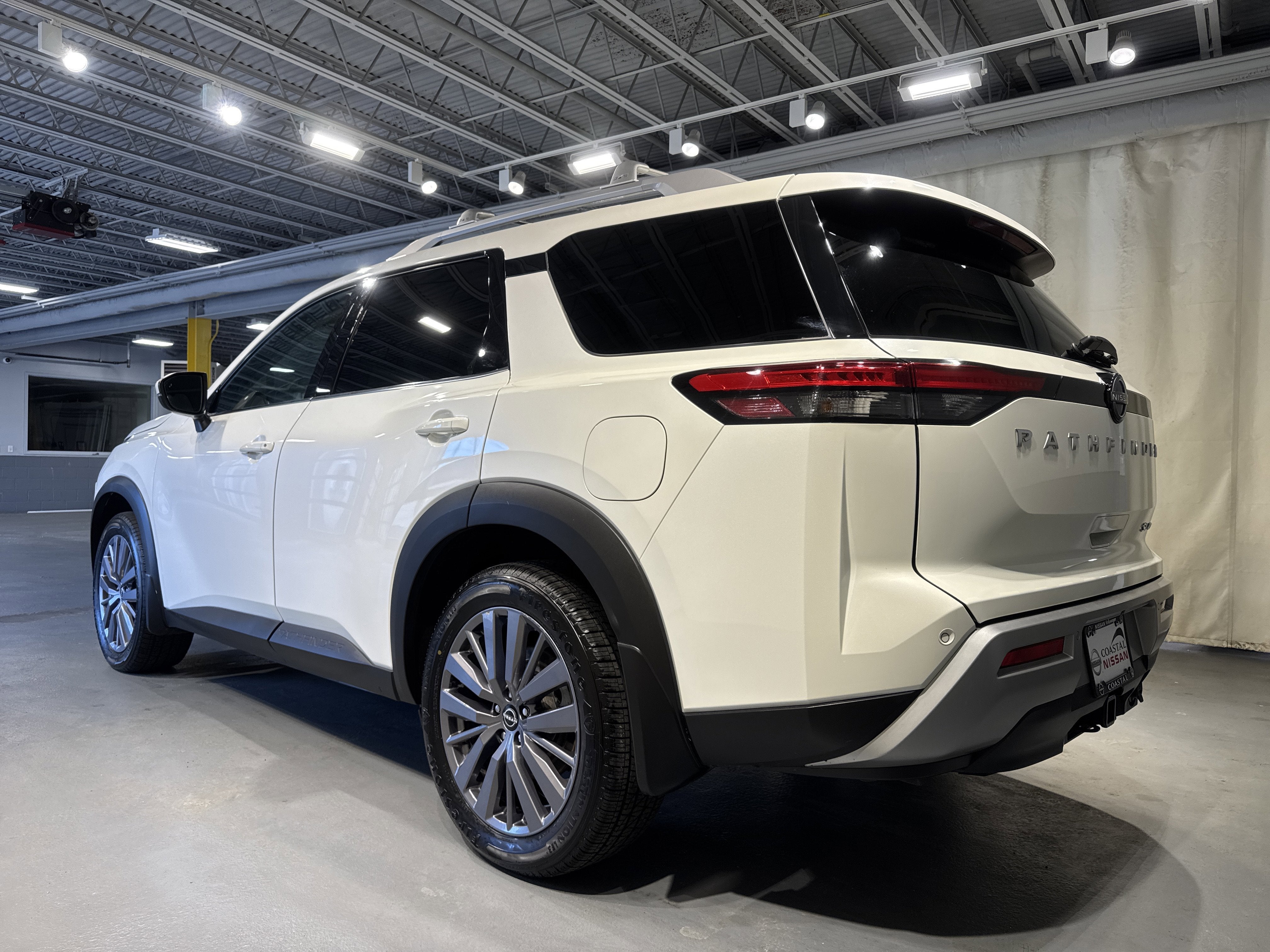 2023 Nissan Pathfinder SL W/Premium Package