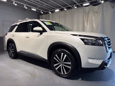 2024 Nissan Pathfinder Platinum