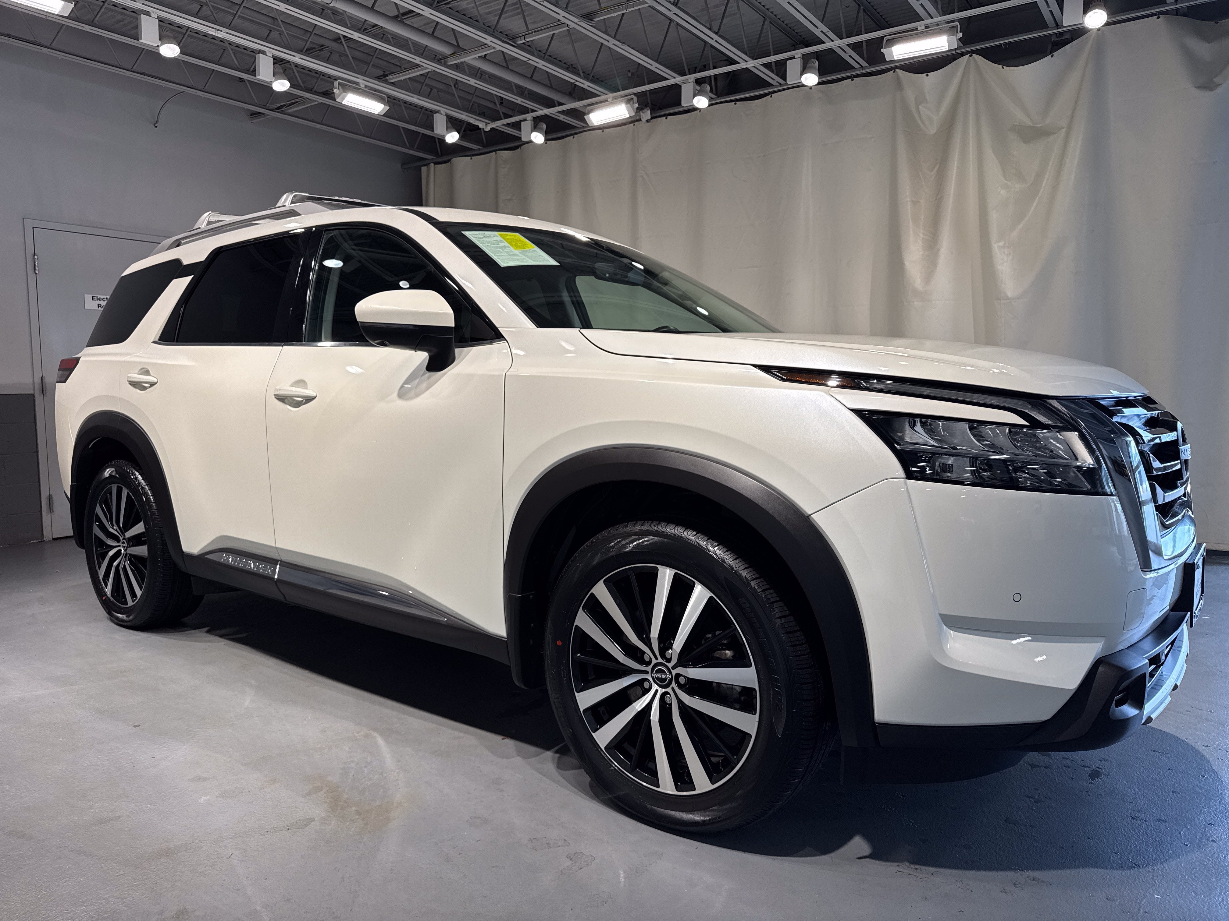 2024 Nissan Pathfinder Platinum