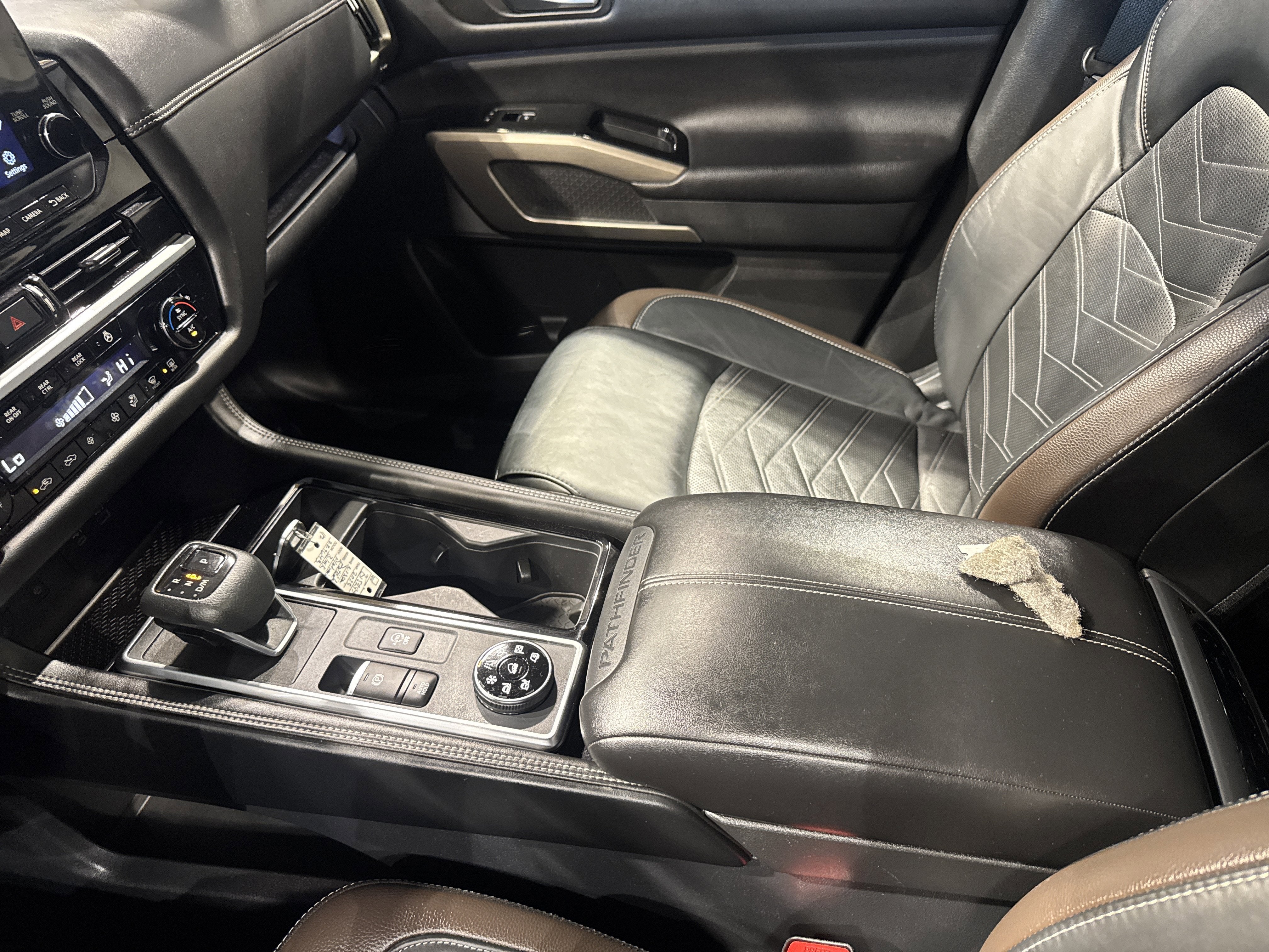 2023 Nissan Pathfinder Platinum