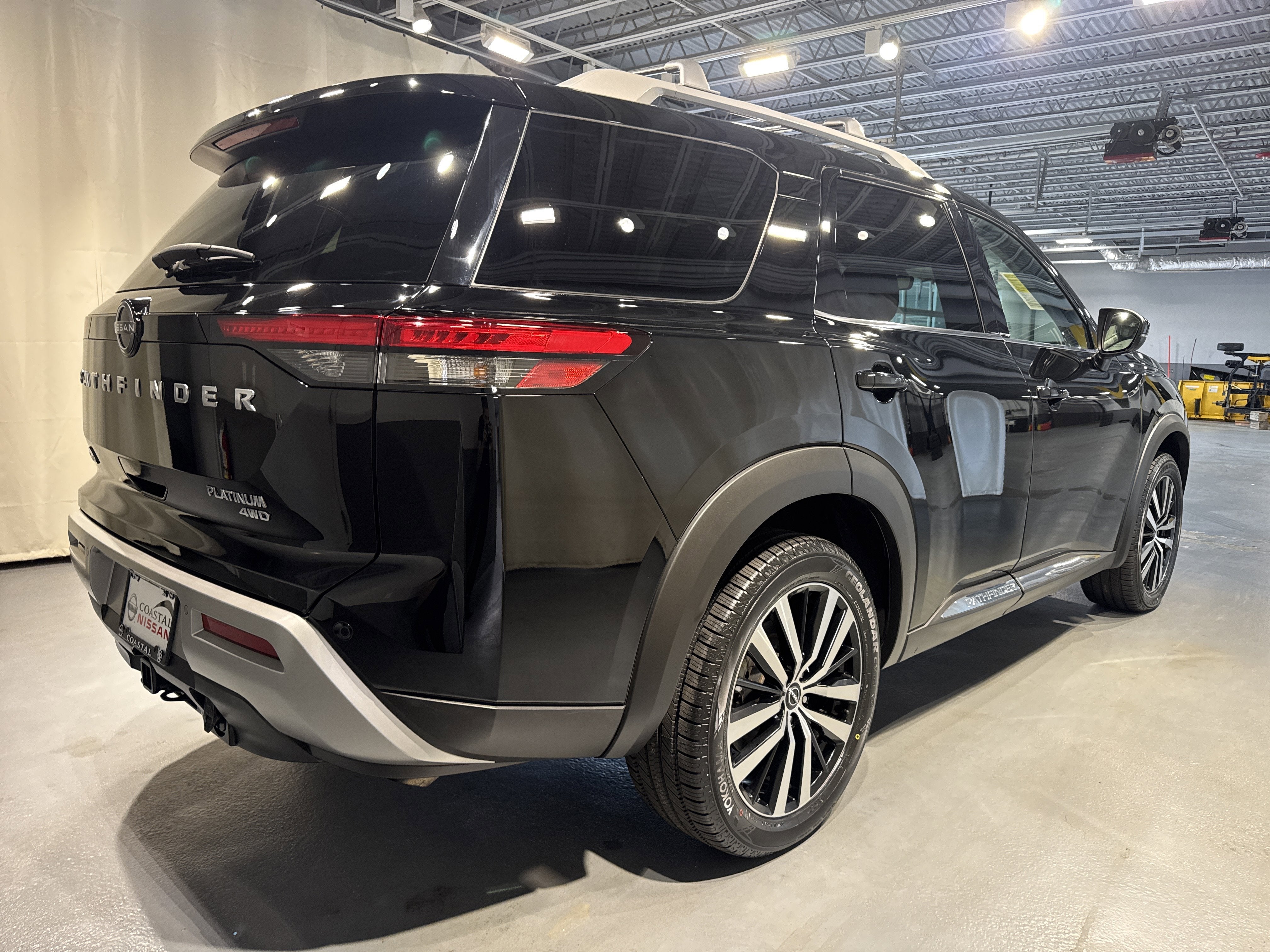 2023 Nissan Pathfinder Platinum
