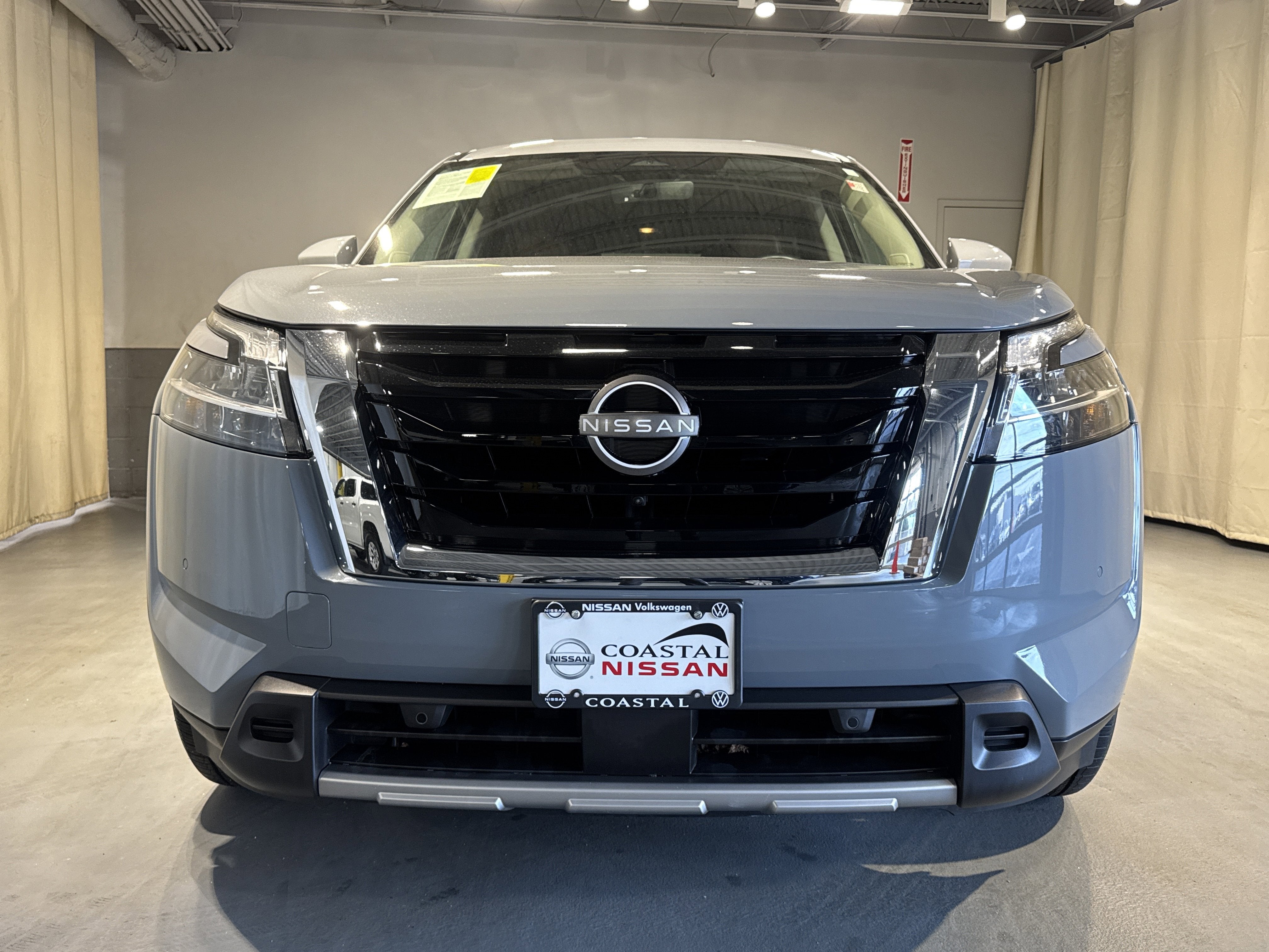 2024 Nissan Pathfinder Platinum W/Captain's Chairs